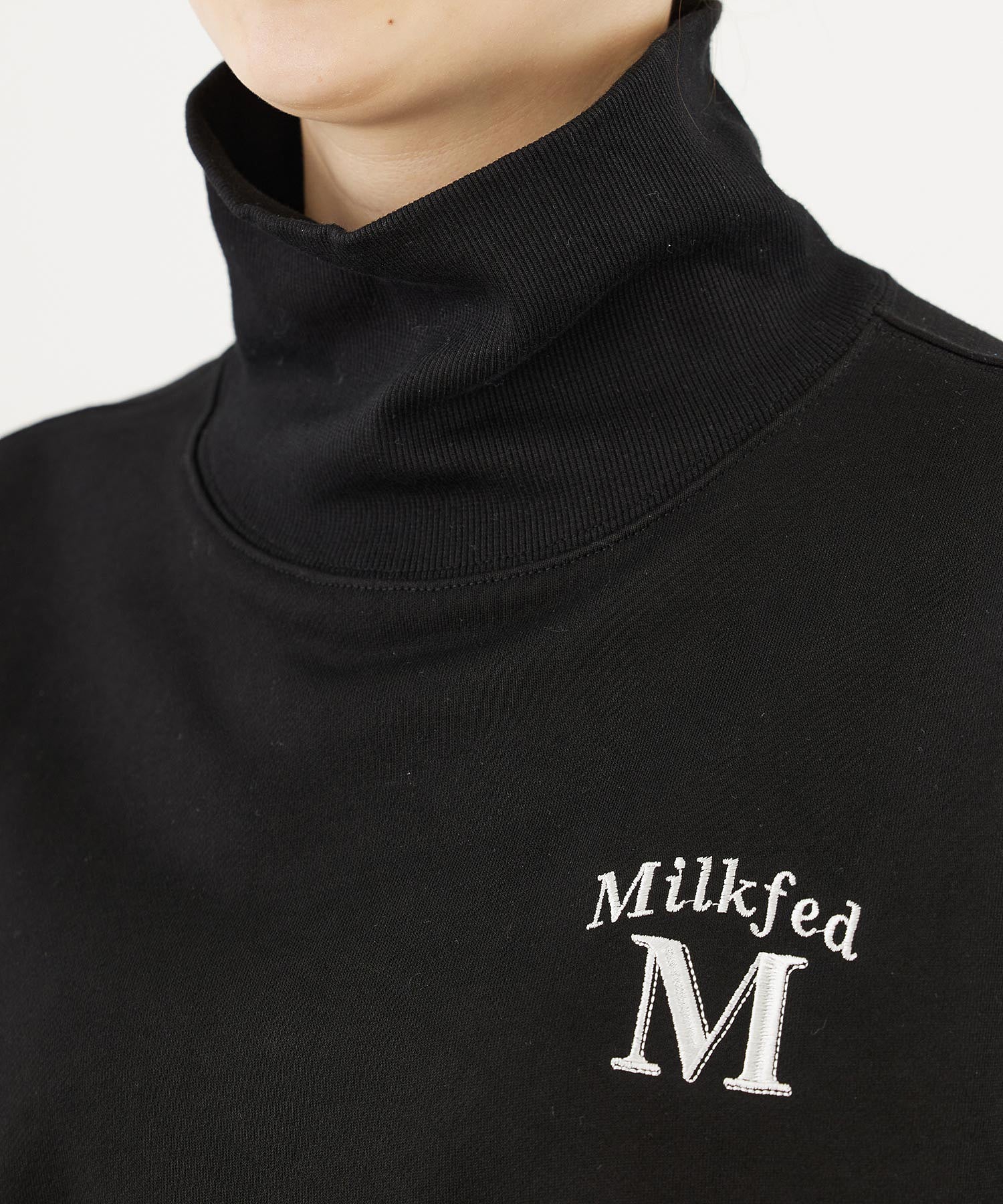 HIGH NECK SWEAT TOP MILKFED.