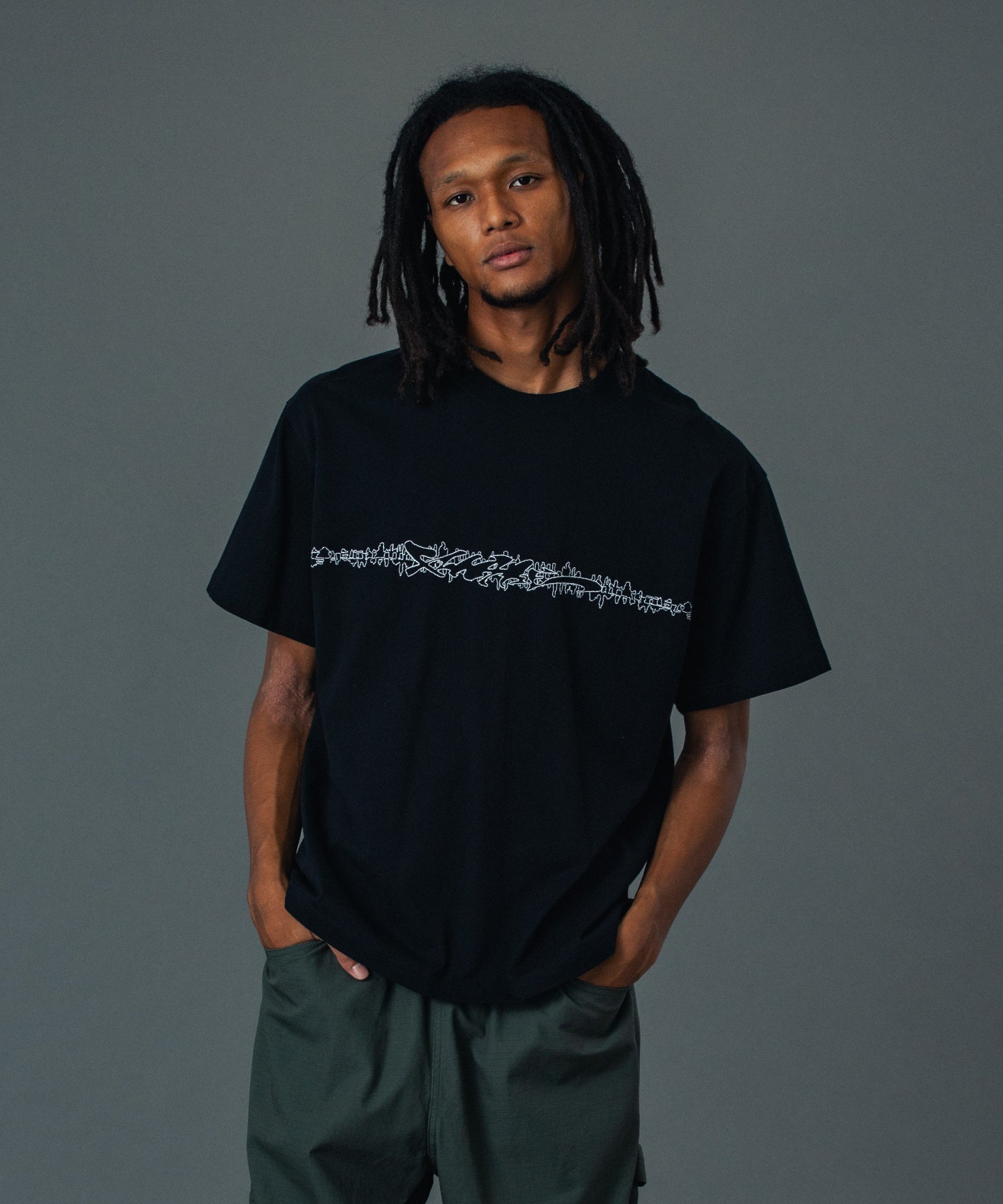 MODEL 身長185cm / 着用サイズ：Lサイズ