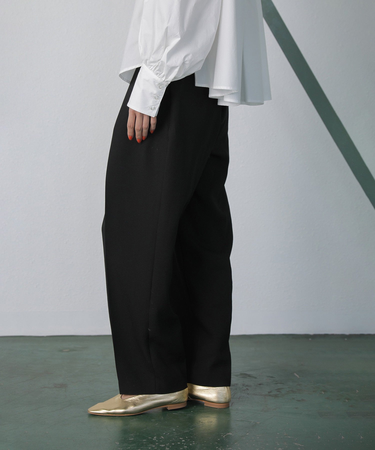 ツータックパンツ