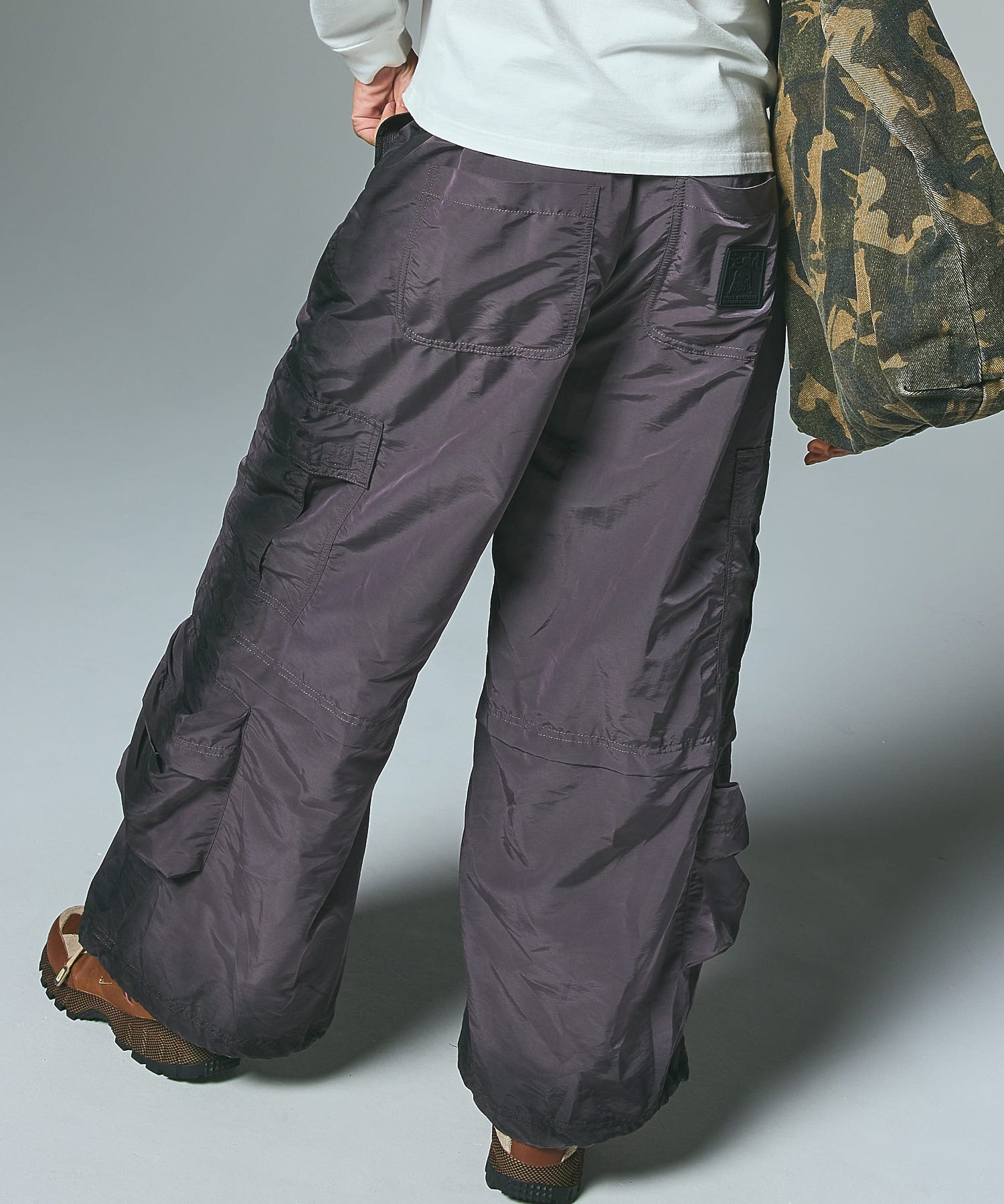 FADED WIDE LEG CARGO PANTS