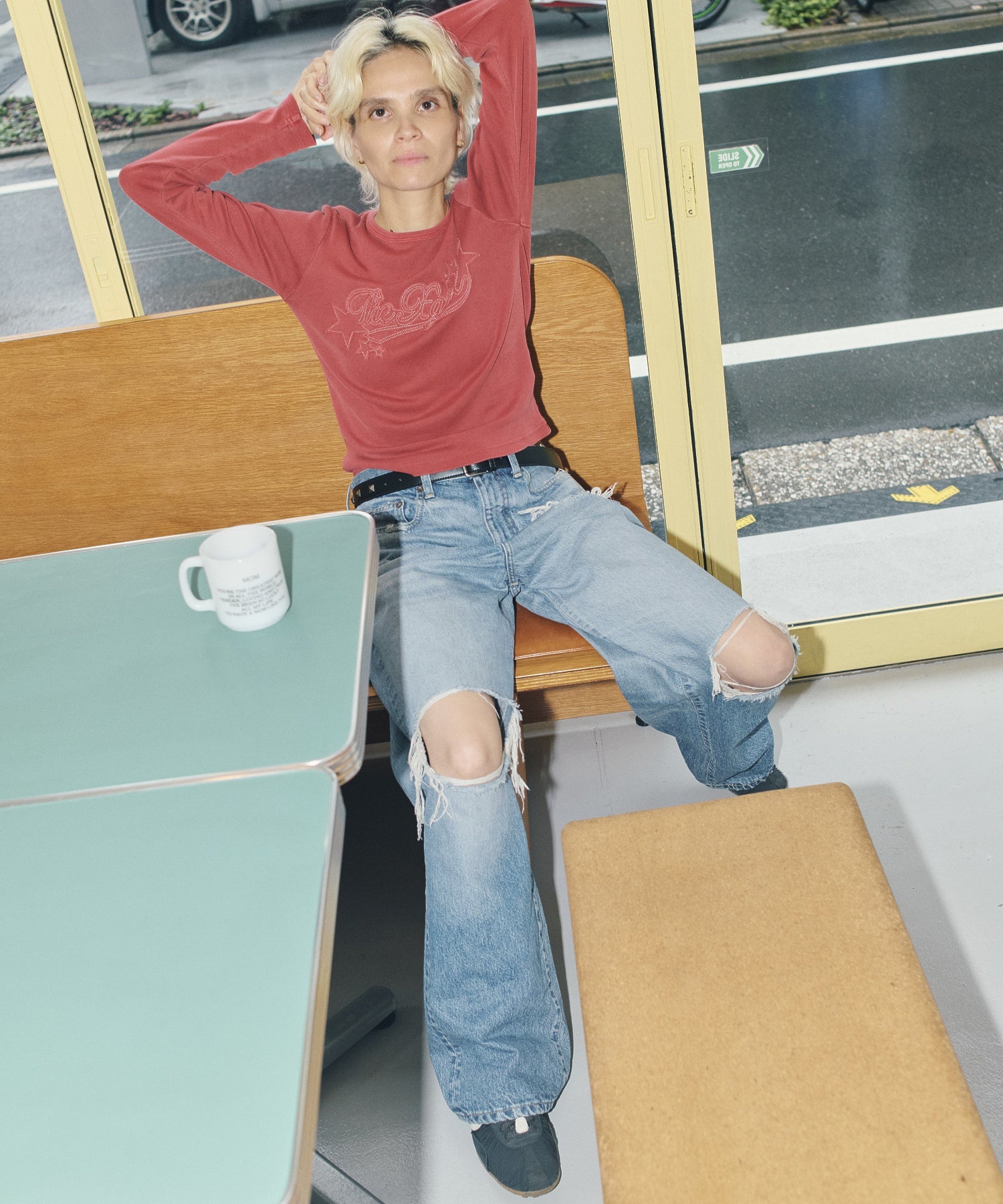 DISTRESSED WIDE LEG JEANS