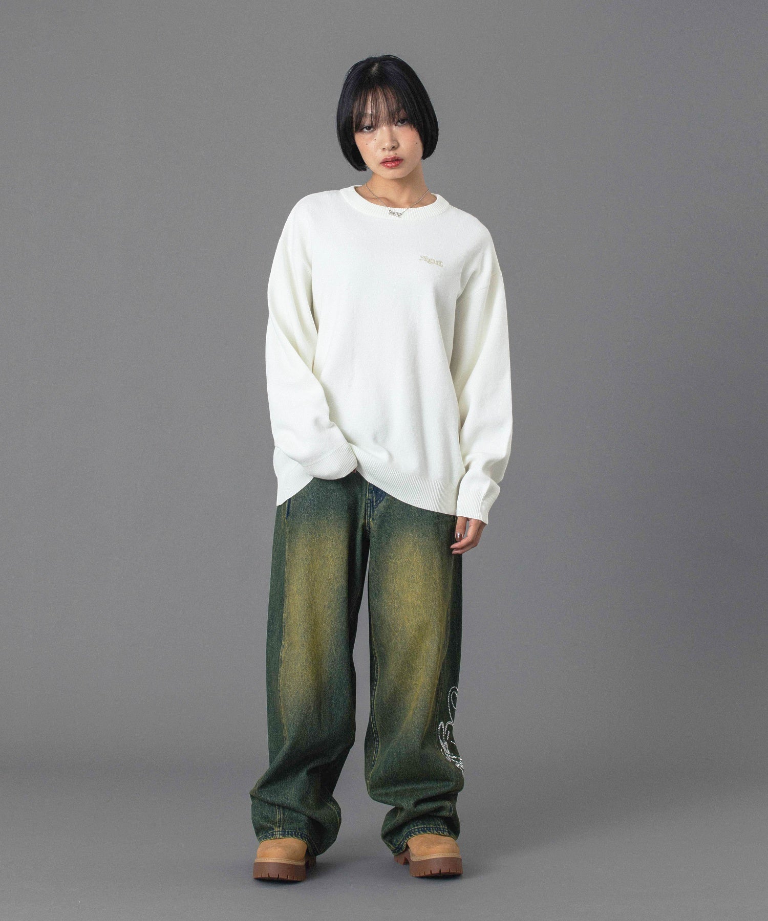 FACE EMBROIDERY KNIT TOP