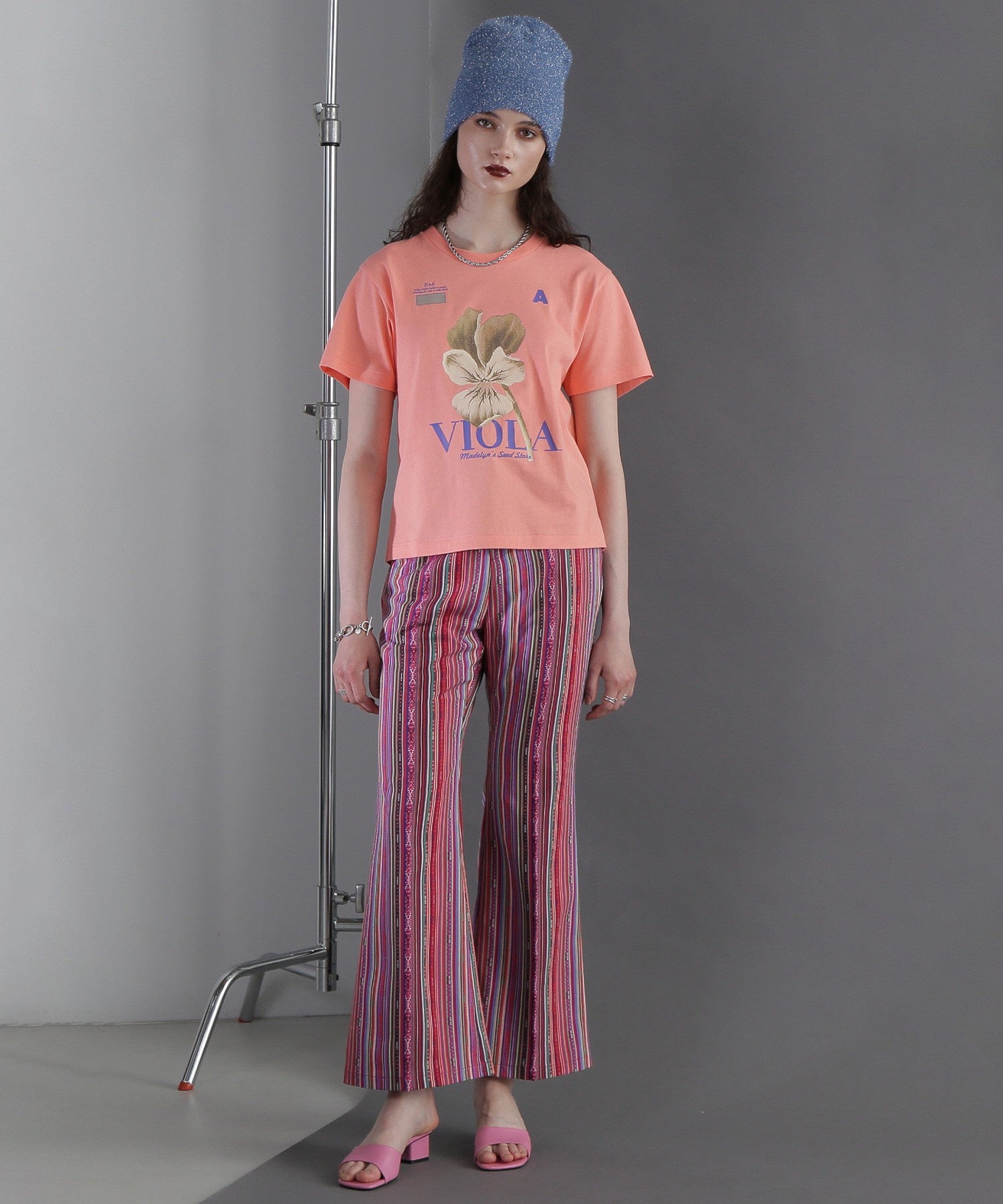 mag.by c/フラワーグラフィックTシャツ