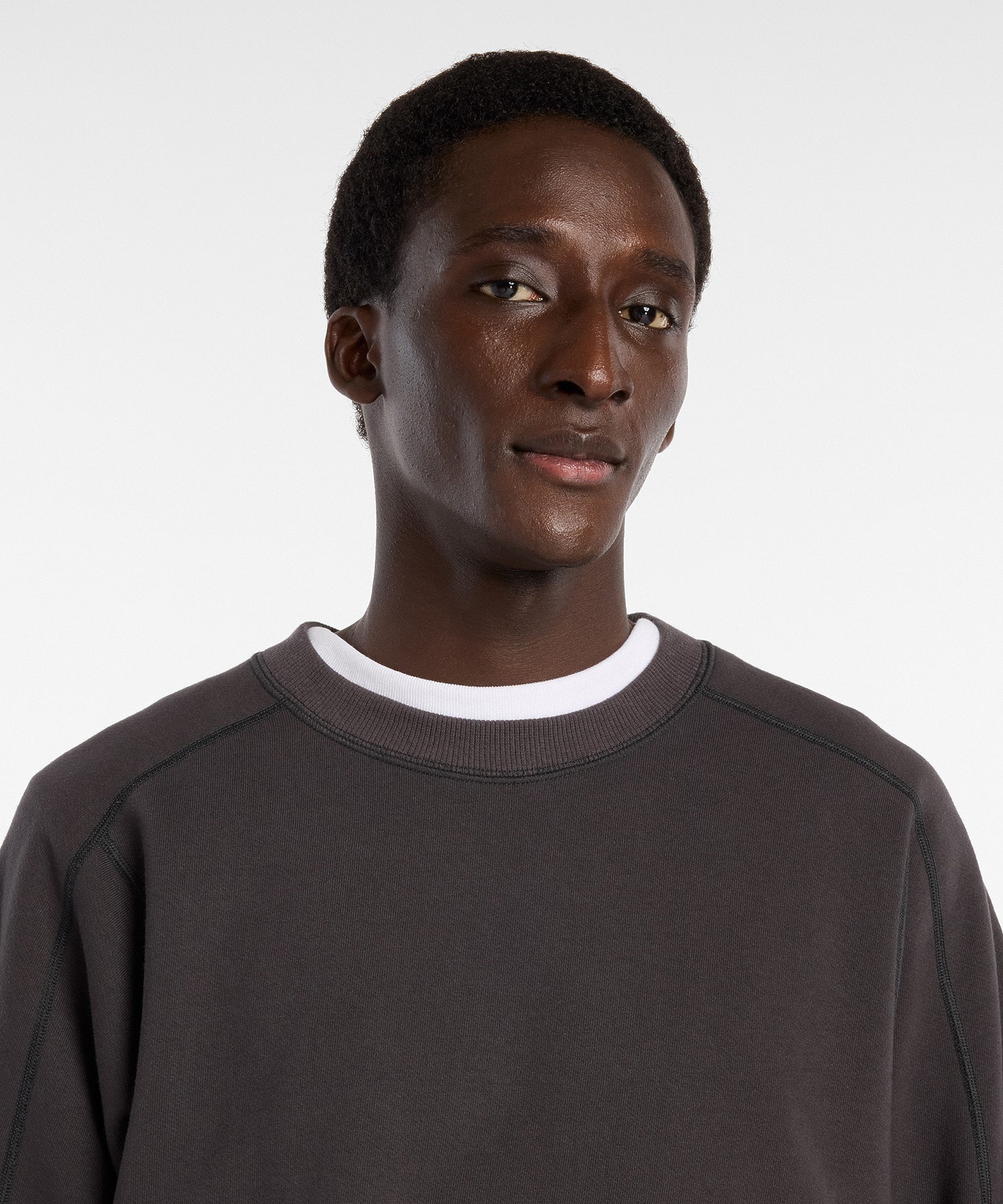 NEW BALANCE/ニューバランス/NB Grey Regular fit crew neck MT61H143