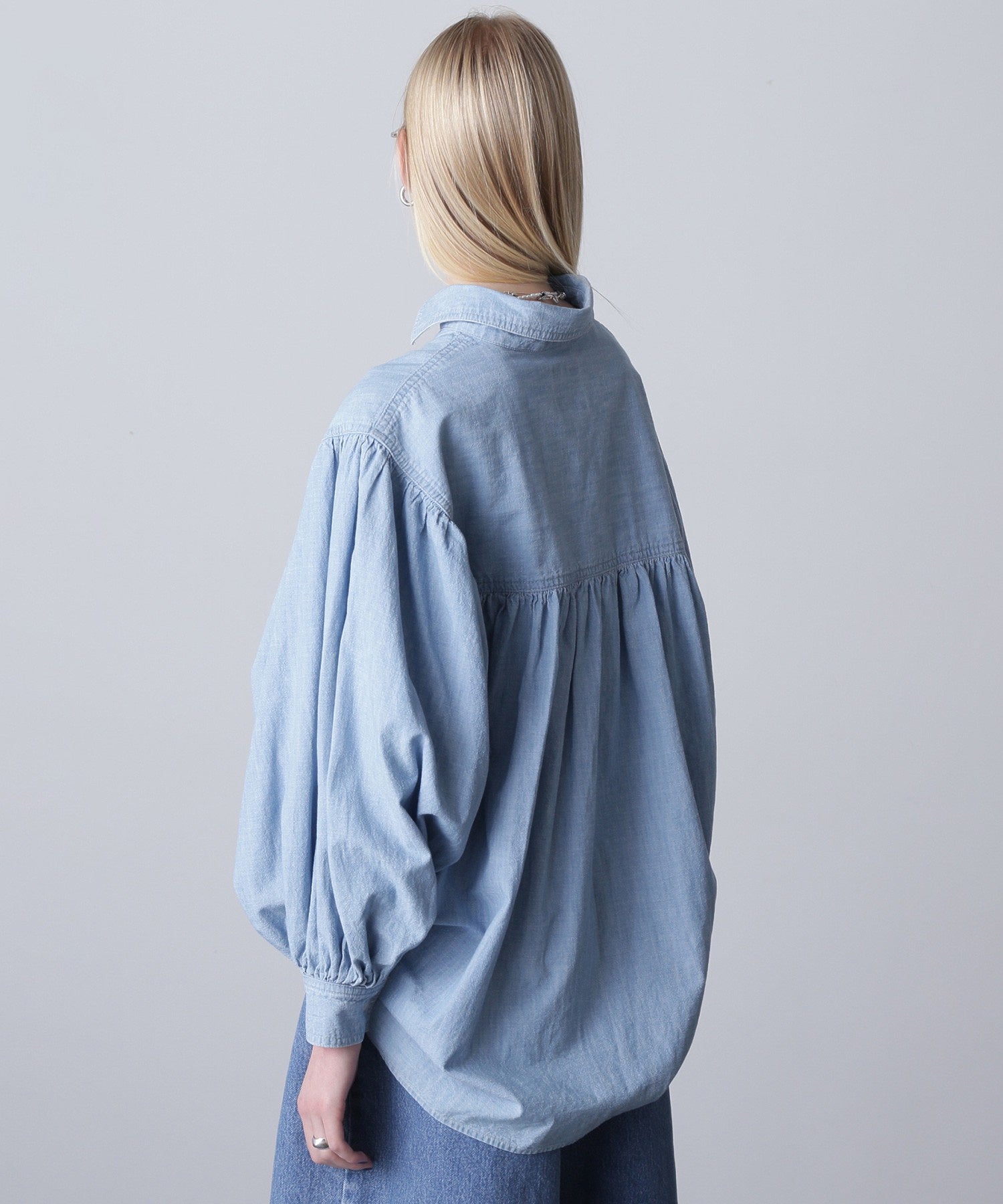 GENE HEAVENS/VOLUME SLEEVE DENIM SHIRT WITH STUDS