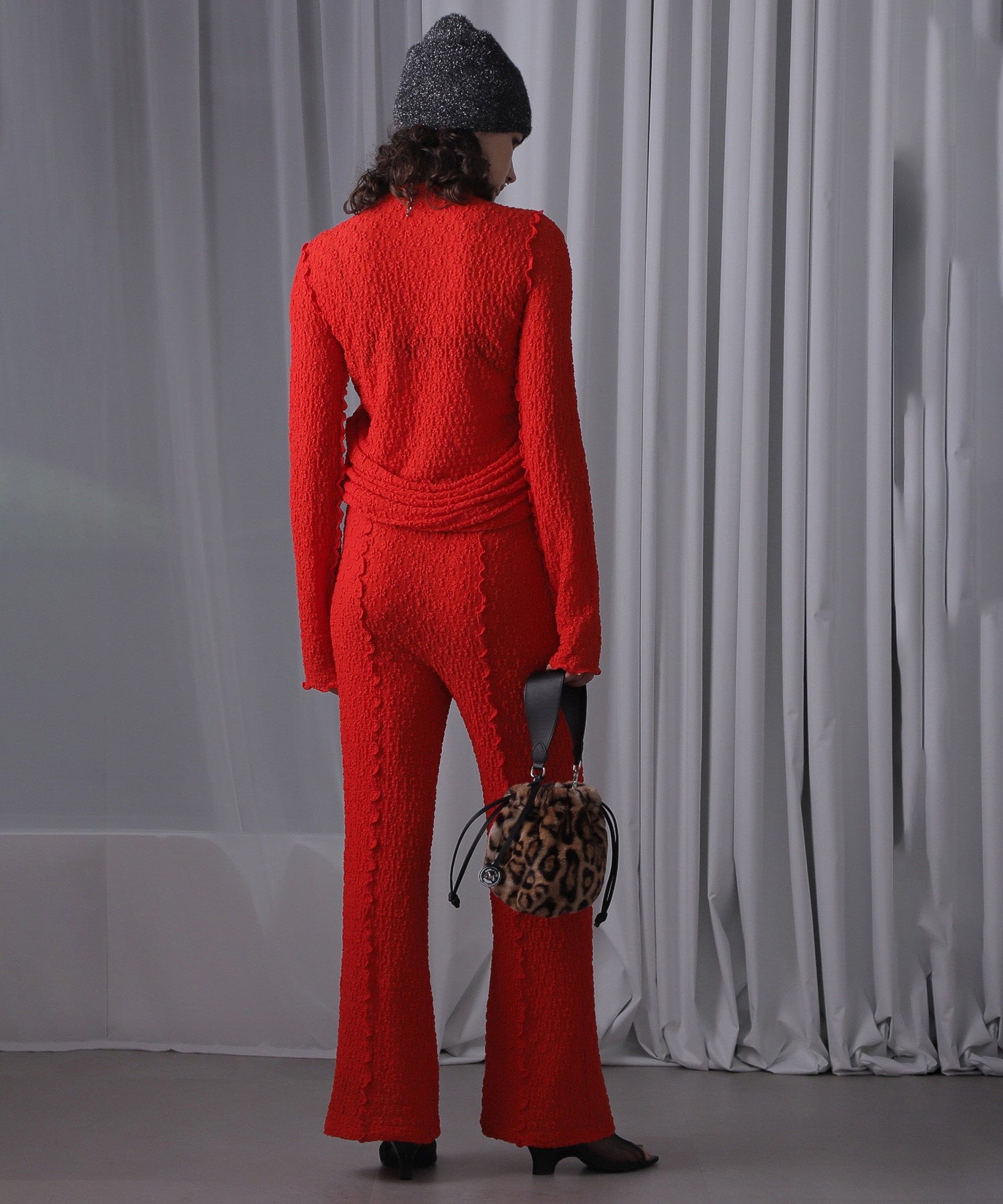 CREOLME/シャーリングフラワートップス