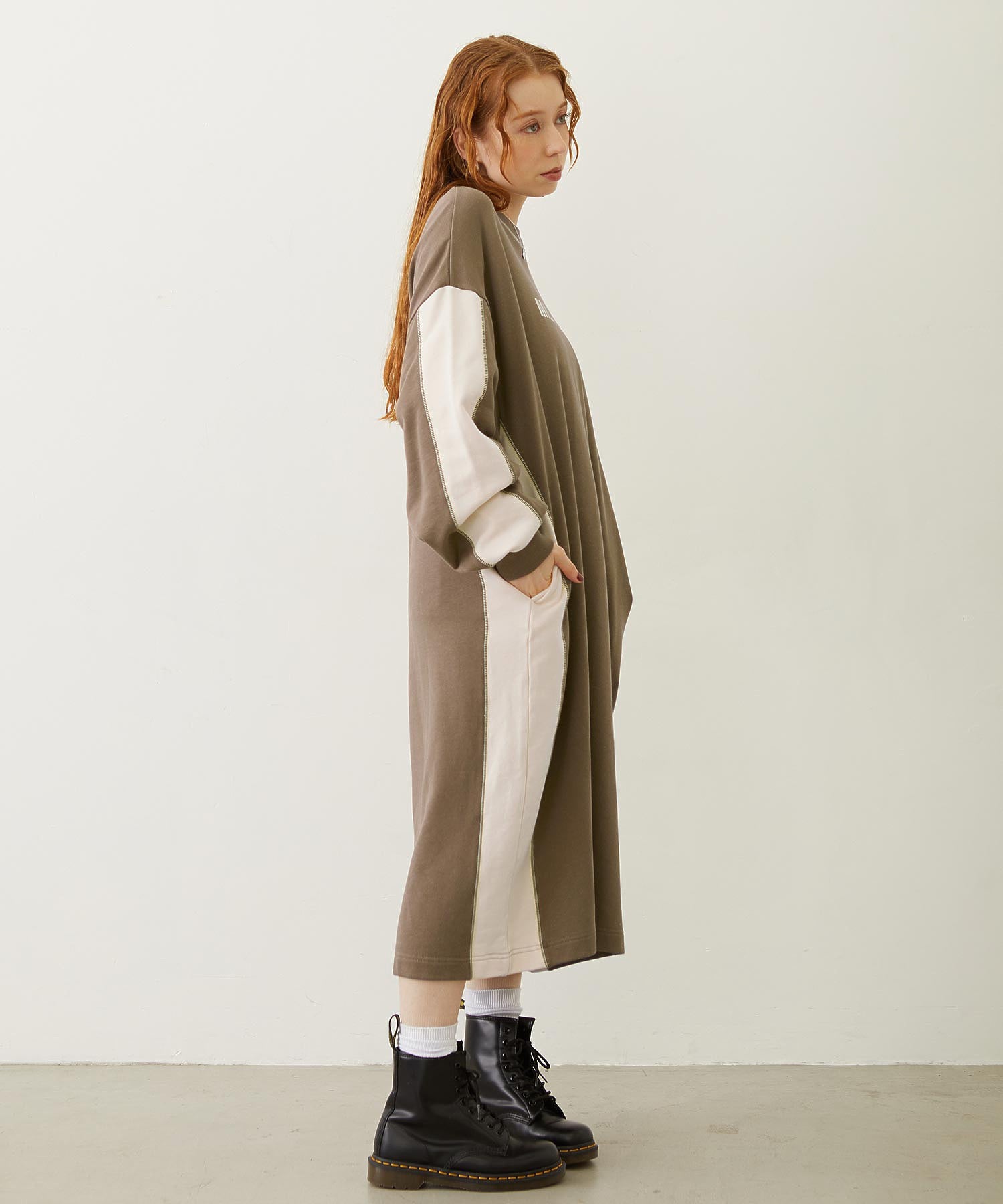 SIDE LINE SWEAT DRESS