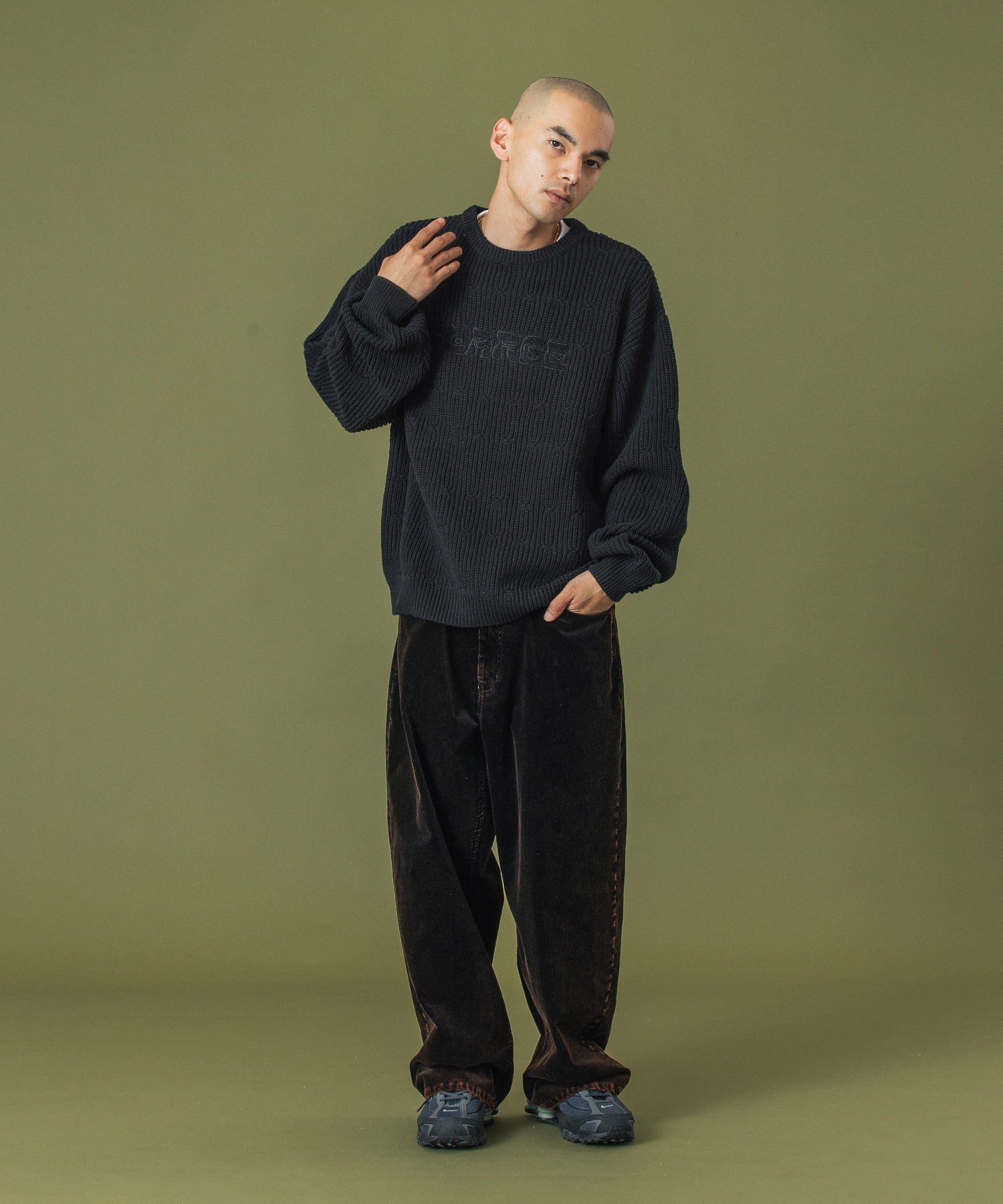 DEFORMED CABLE CREWNECK KNIT
