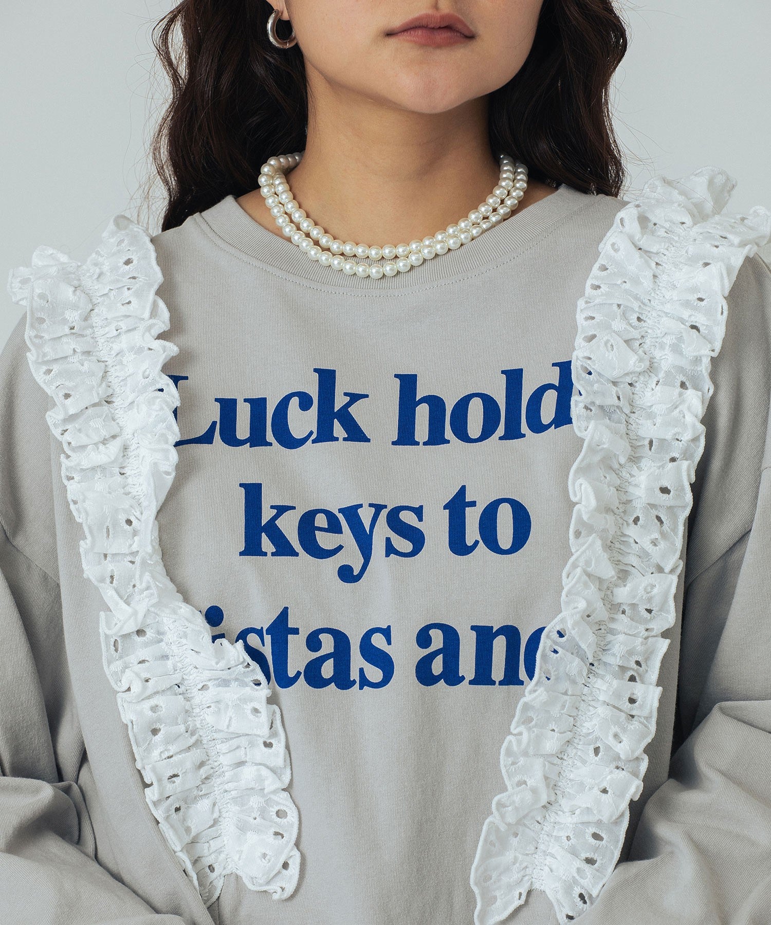 LACE ACCENT L/S TOP
