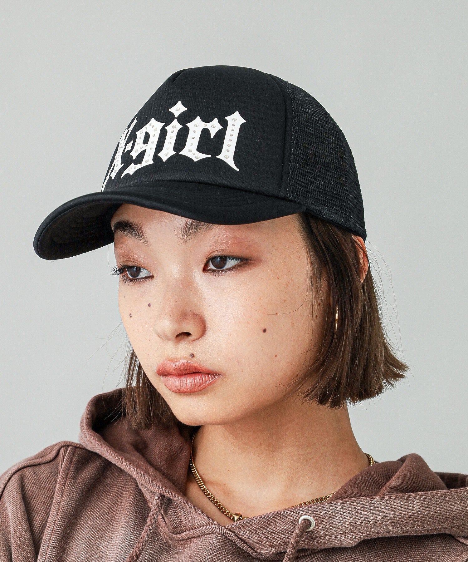 GOTHIC LOGO TRUCKER CAP