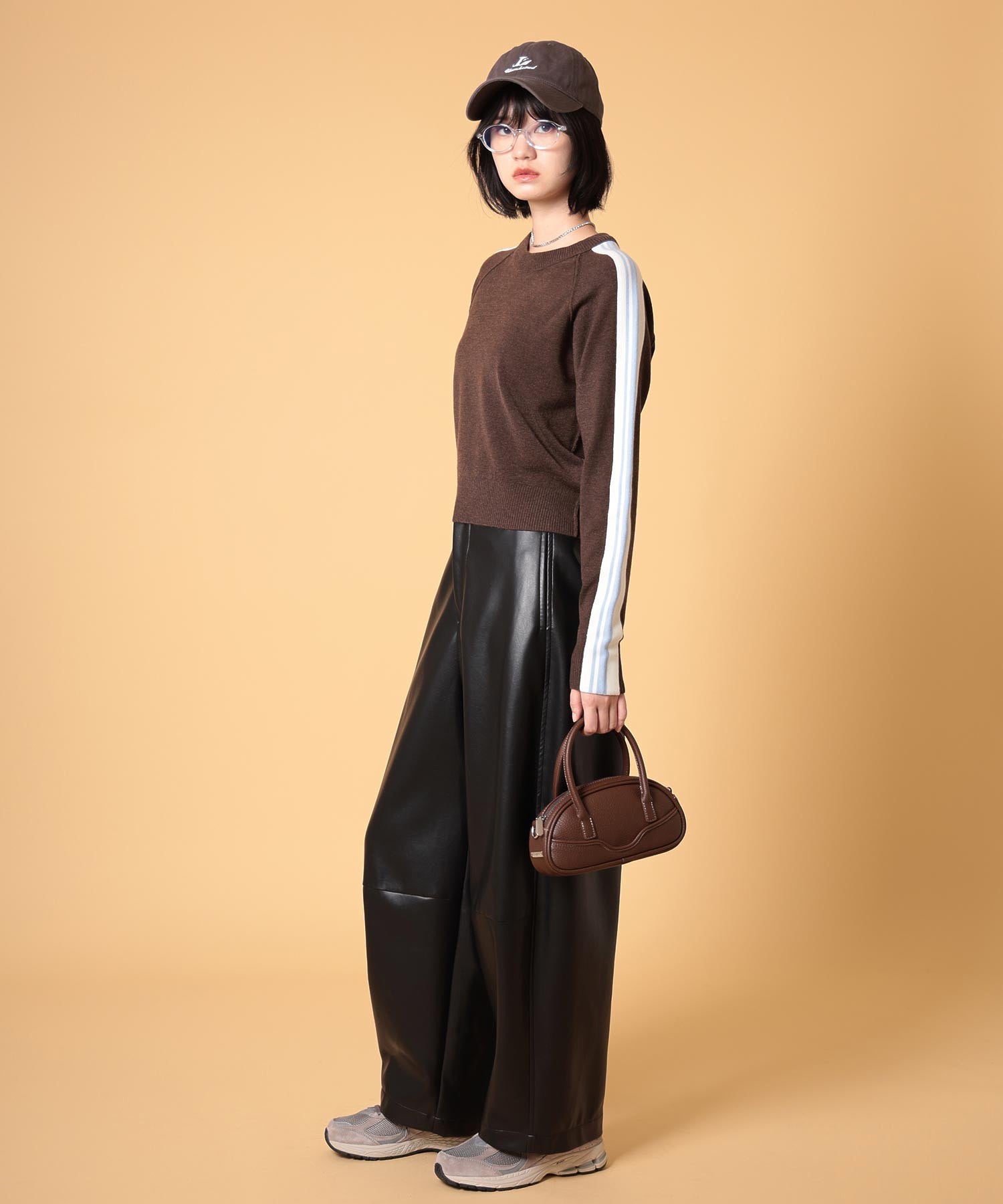 レザーカーブパンツ