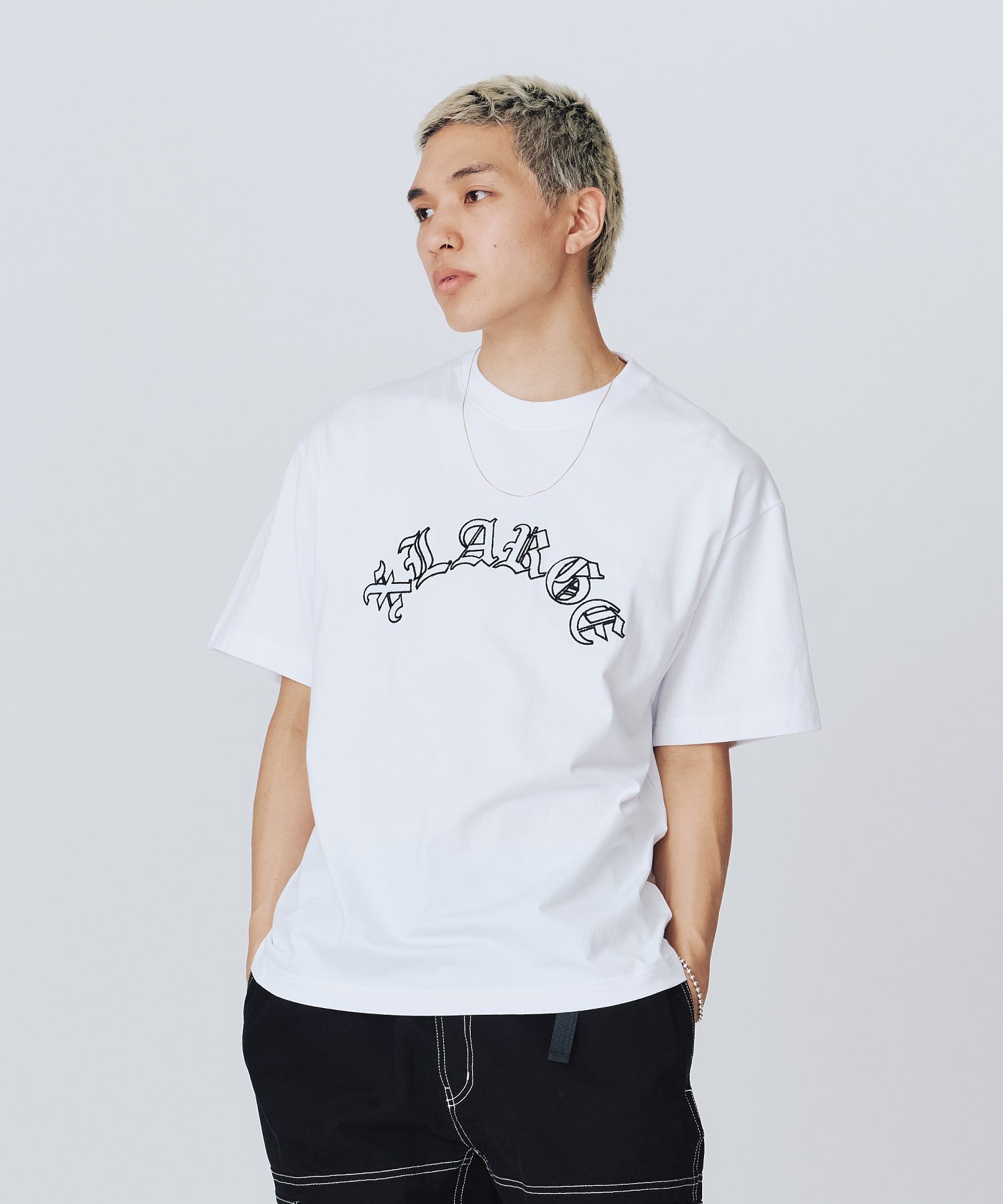 MODEL 身長180cm / 着用サイズ：Lサイズ