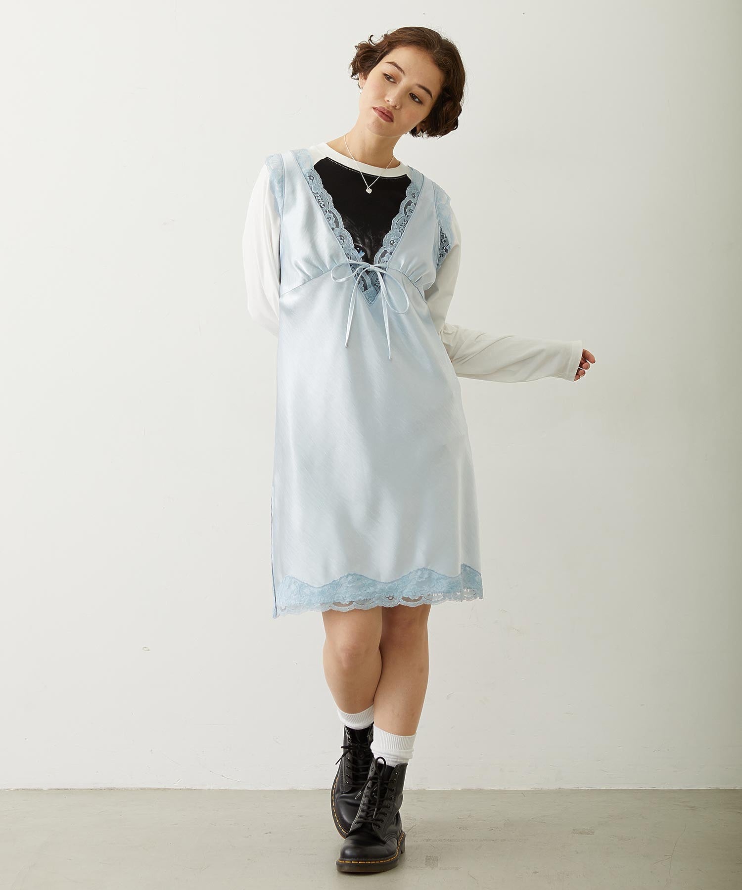 V-NECK LACE DRESS