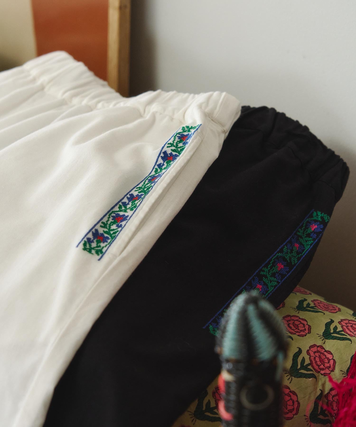 EMBROIDERY RIBBON PANTS