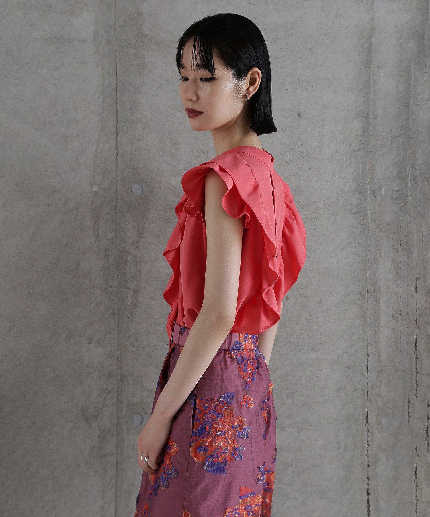 【WEB・一部店舗限定】2WAYフリルブラウス