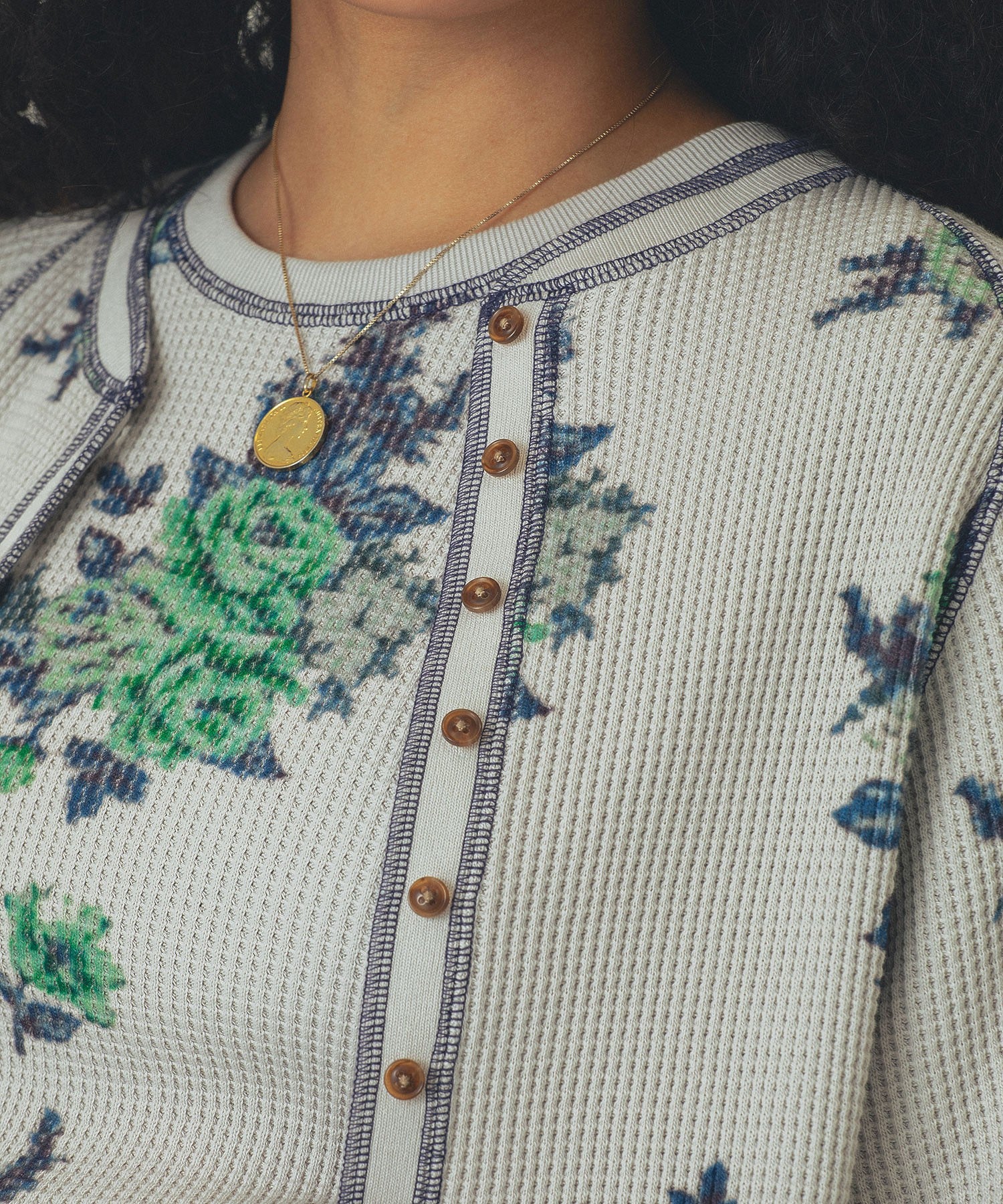 mag.by c/FLOWER PRINT WAFFLE CARDIGAN