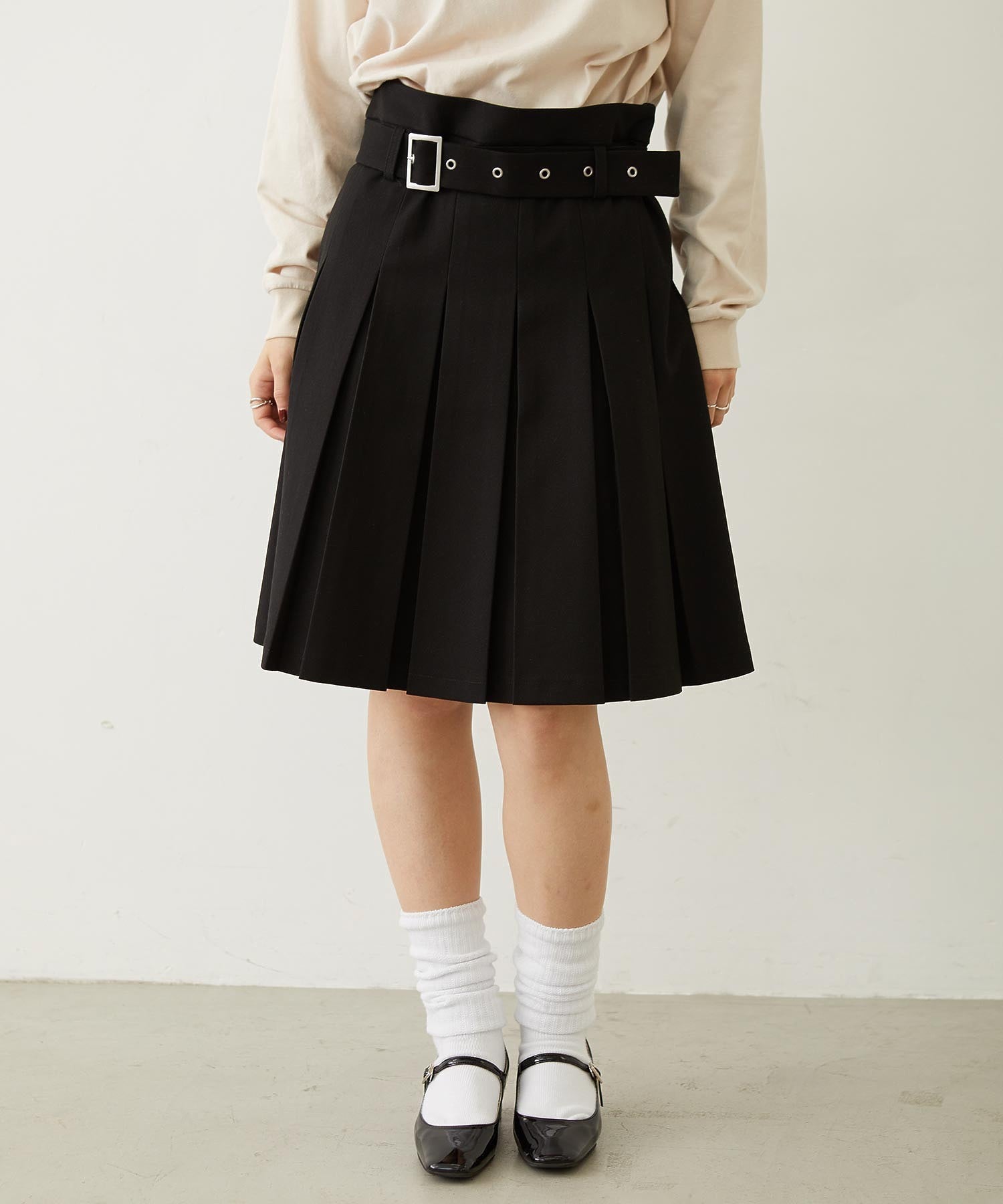 BELTED PLEATED SKIRT