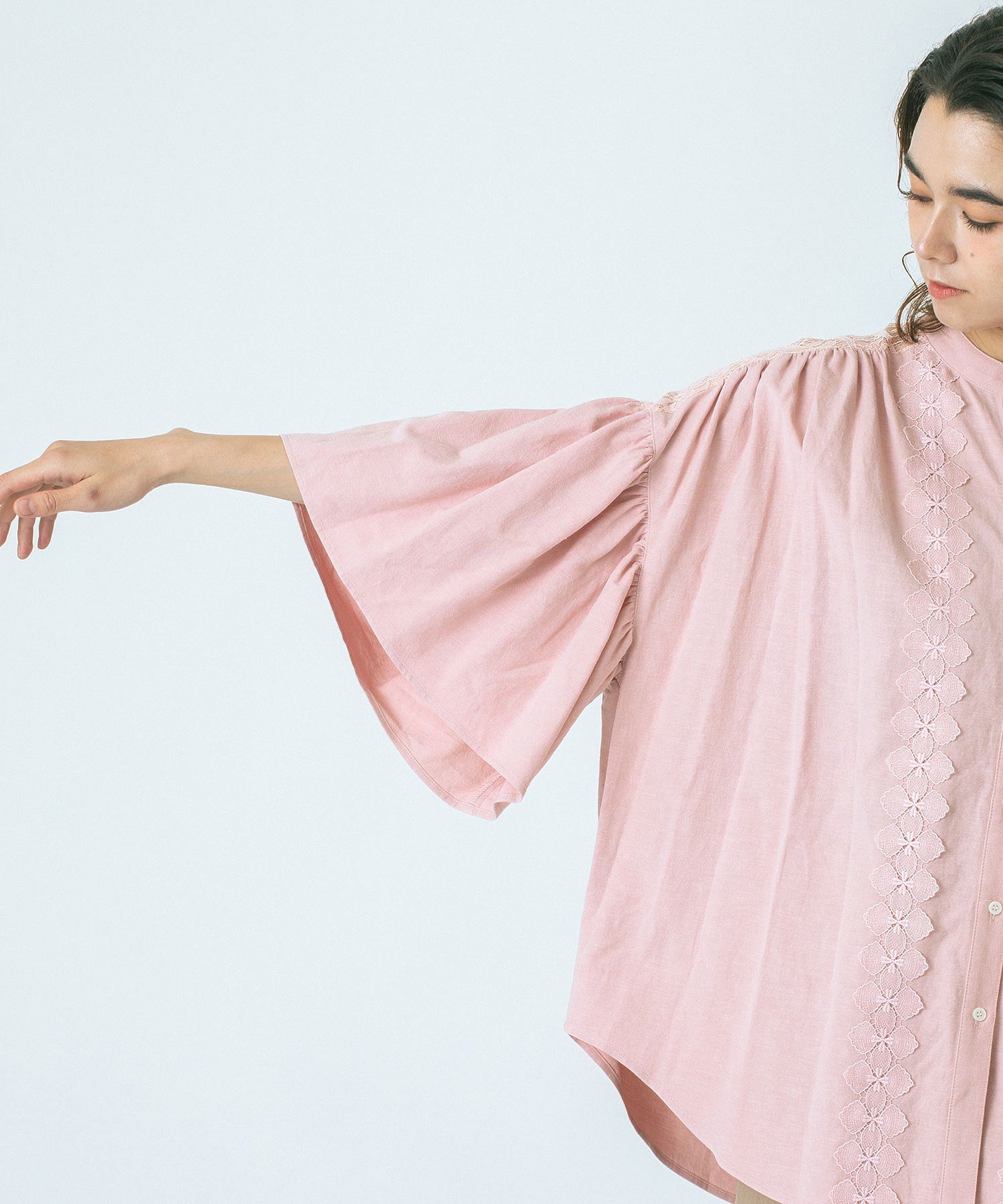GENE HEAVENS/LACE YORK RUFFLE SHIRT