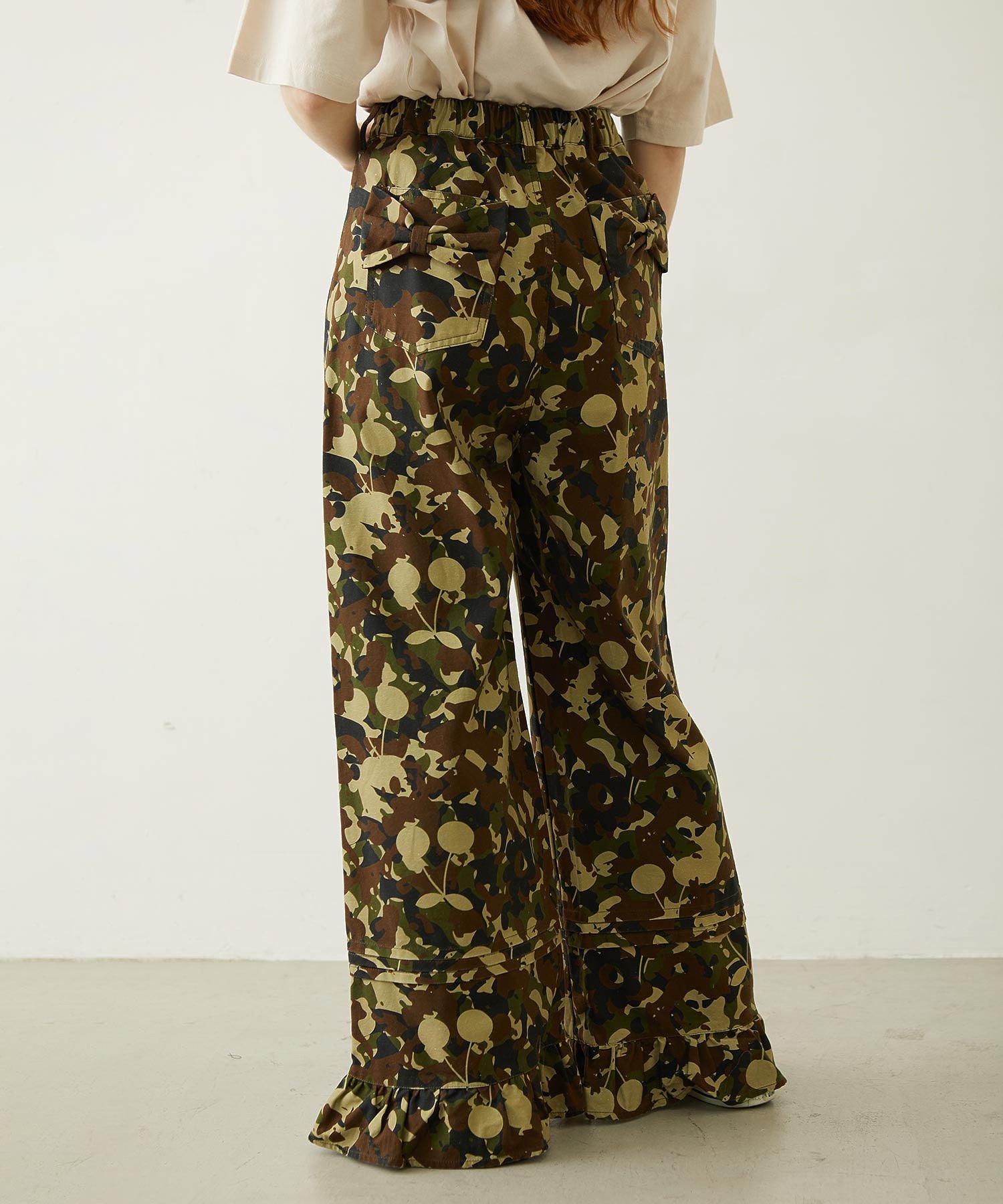 FRILL HEM CAMO PANTS