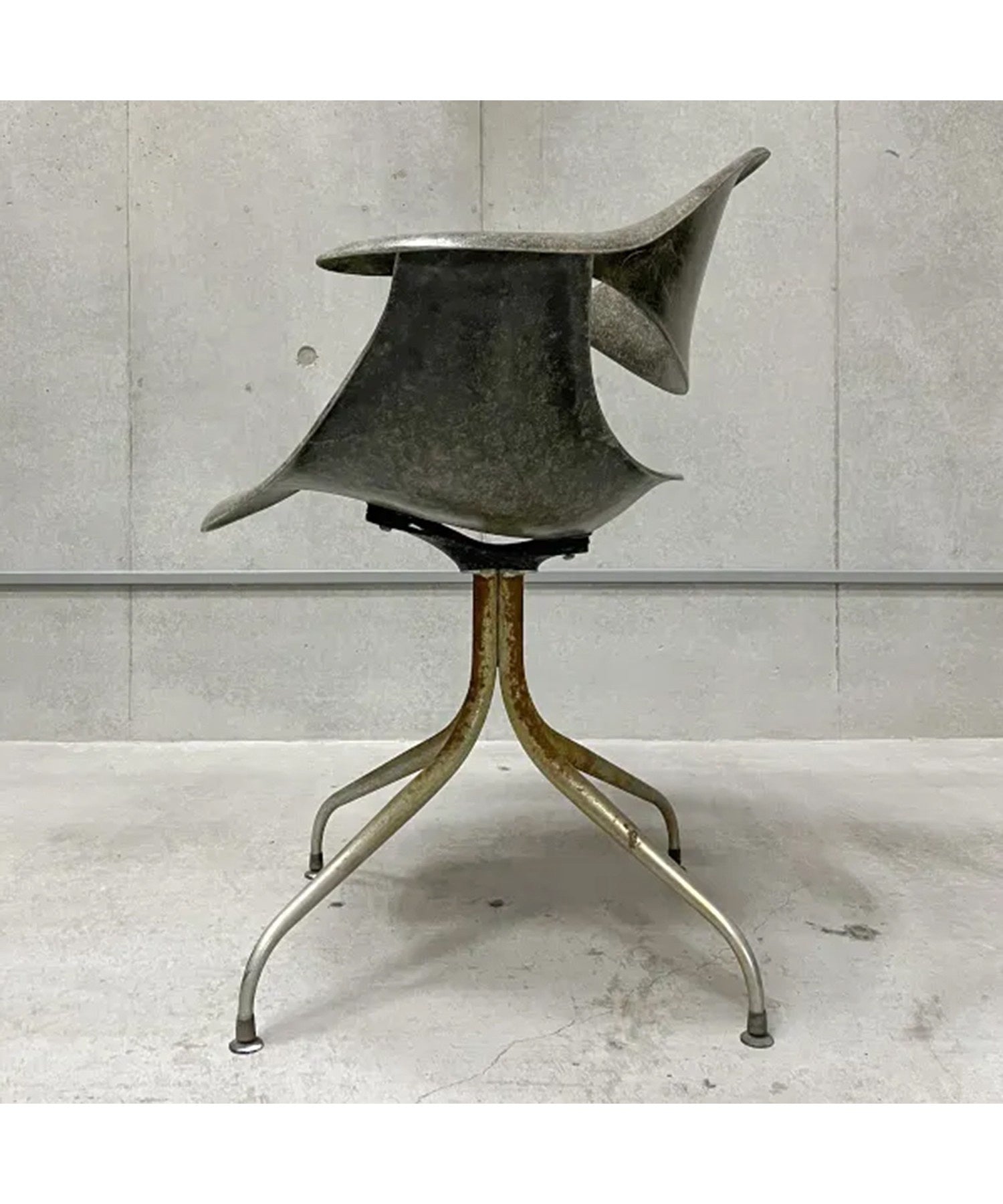 DAF Swag Leg Chair / Vintage