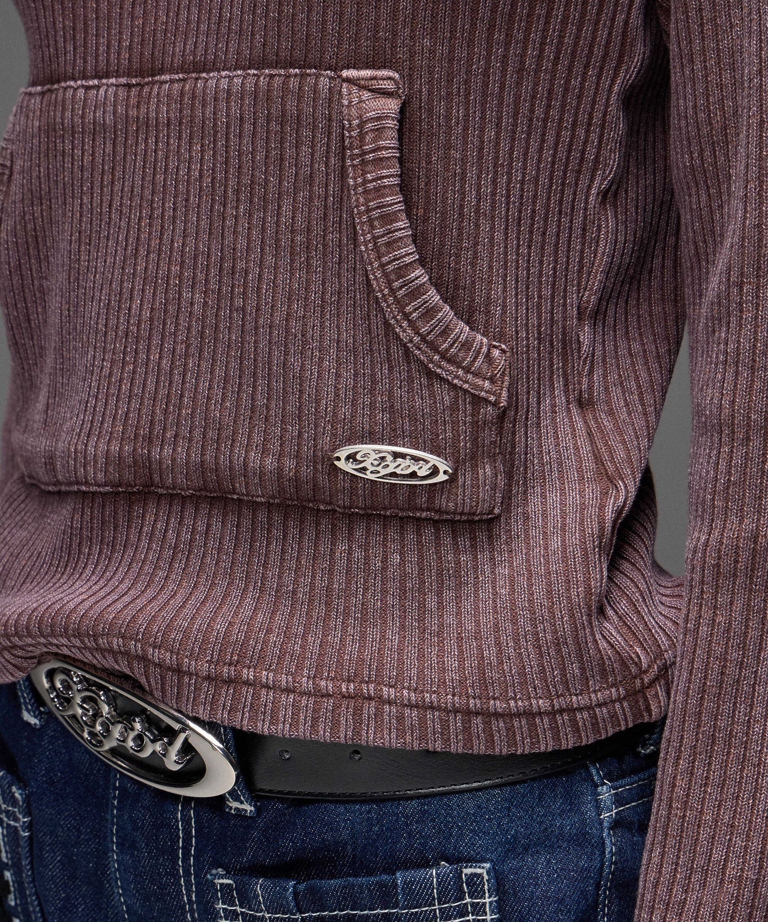 DEFORMED NECK FADED RIB TOP