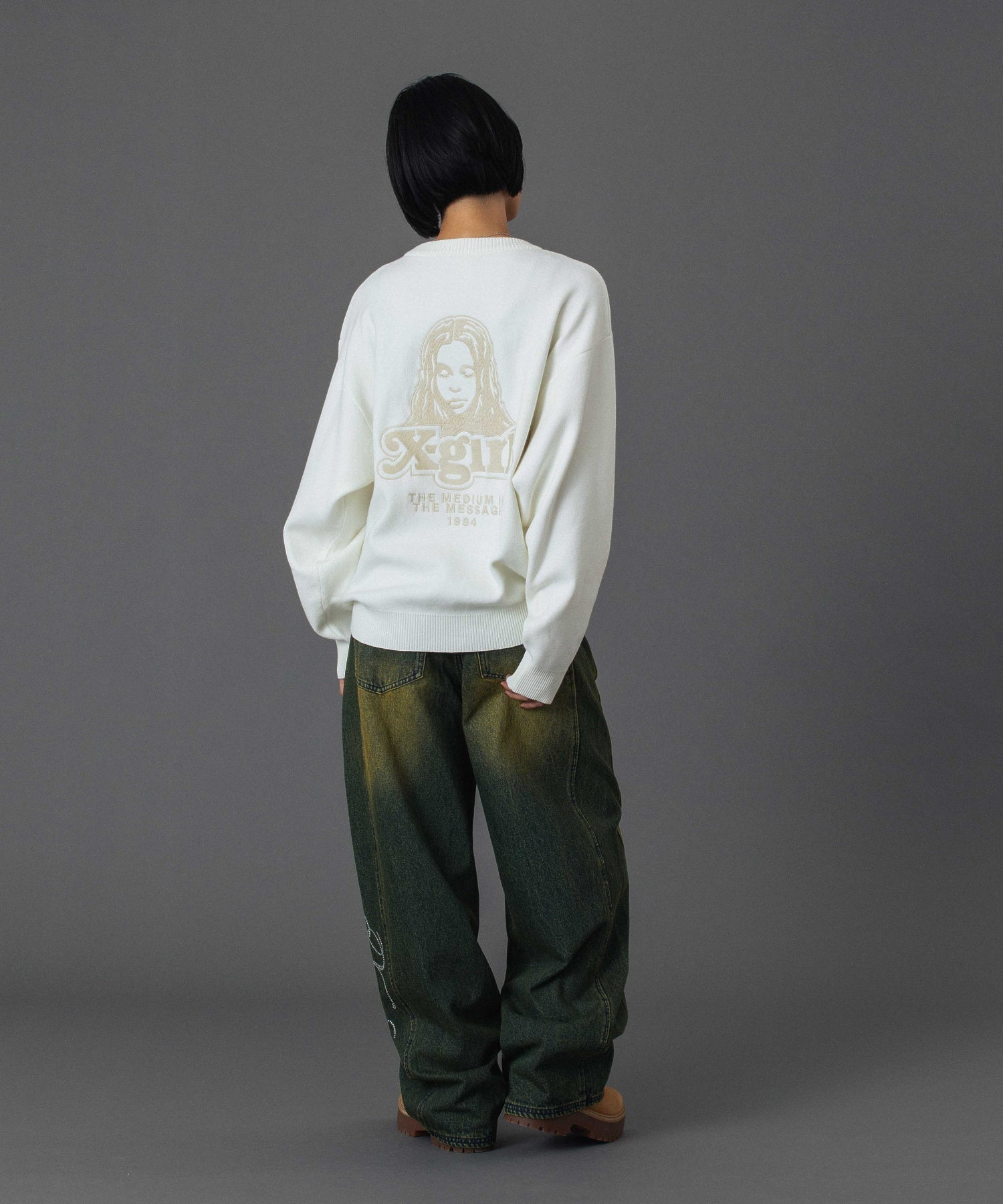 FACE EMBROIDERY KNIT TOP