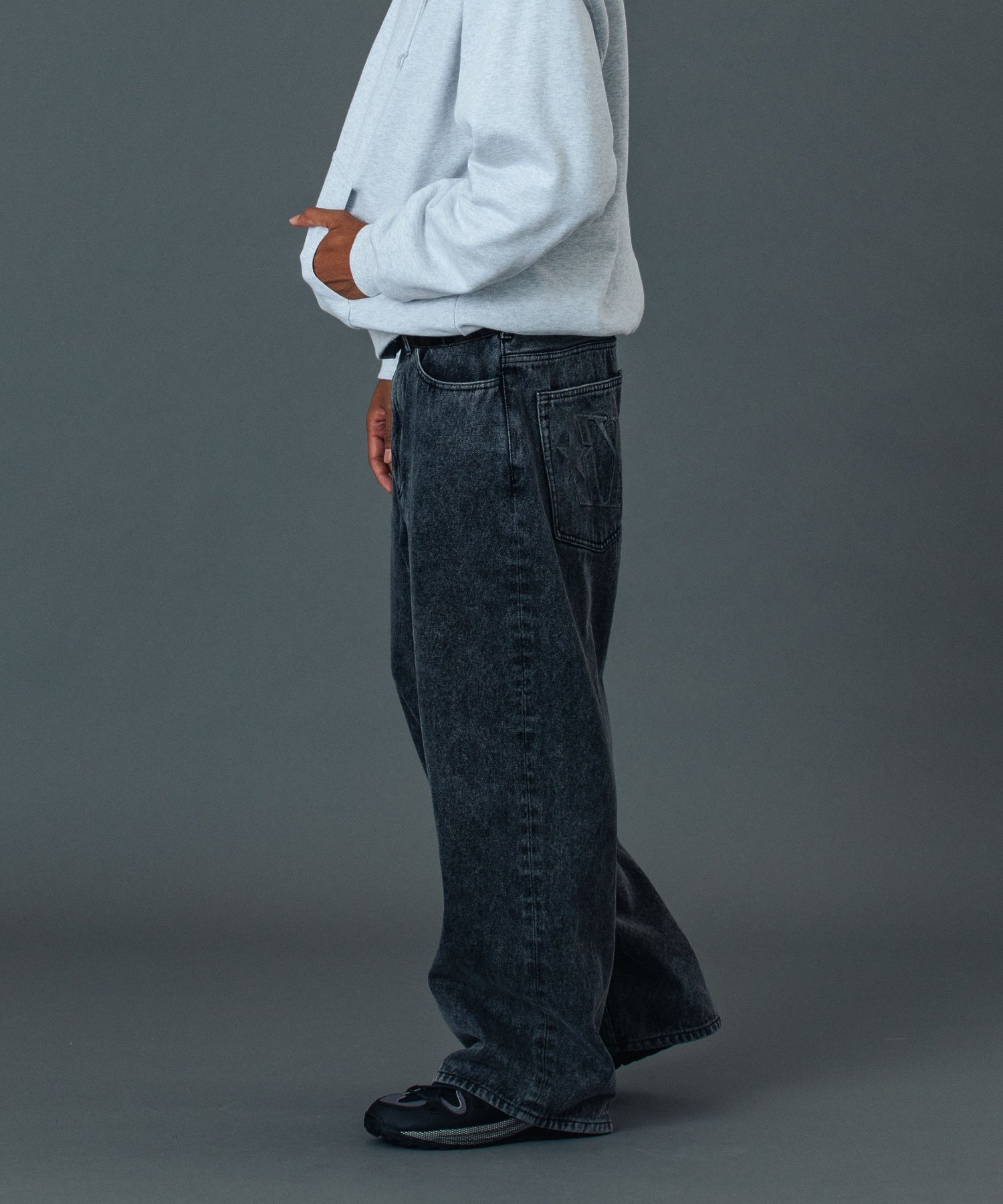 EMBOSSED DENIM PANTS