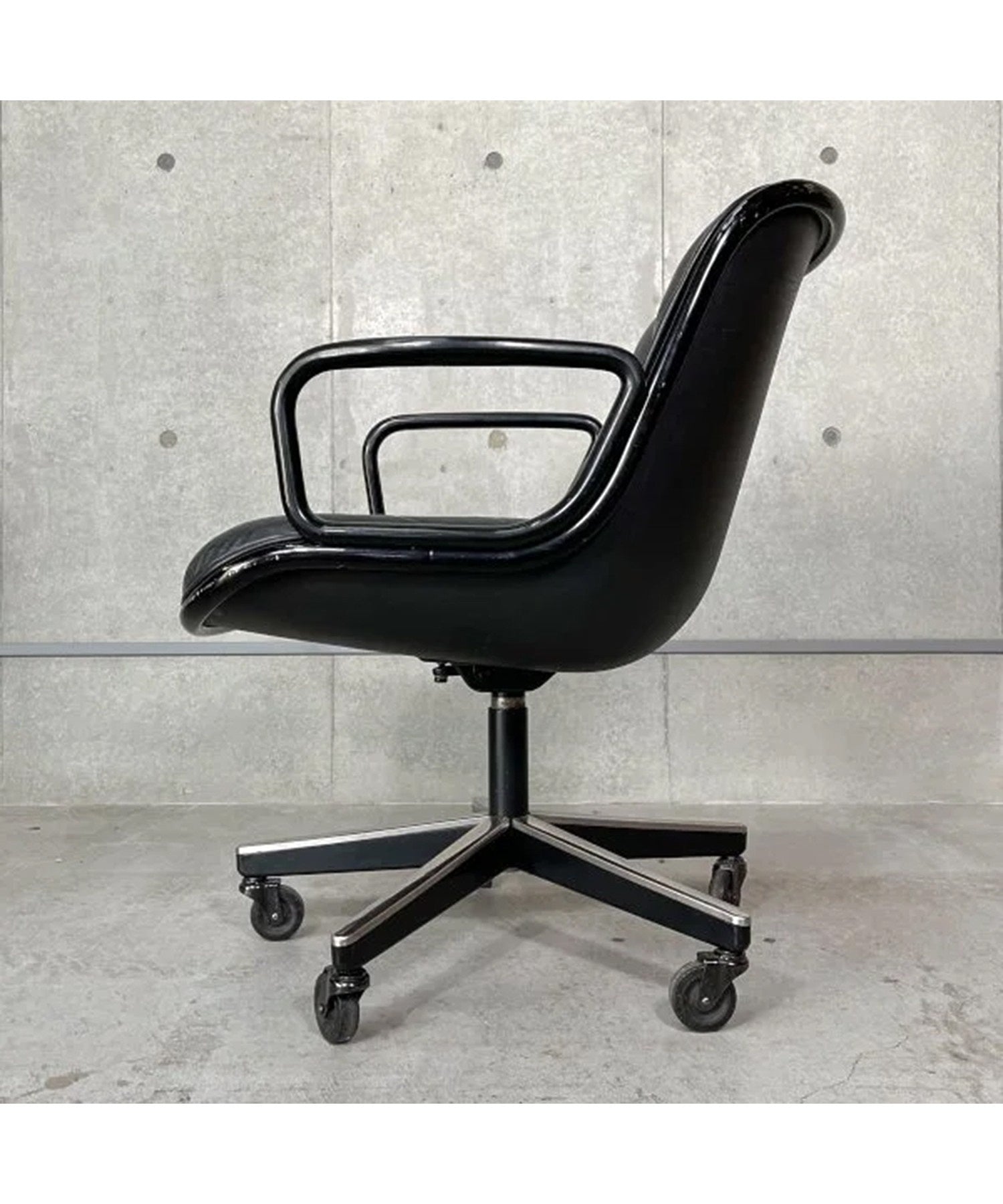 Pollock Executive Chair / Vintage