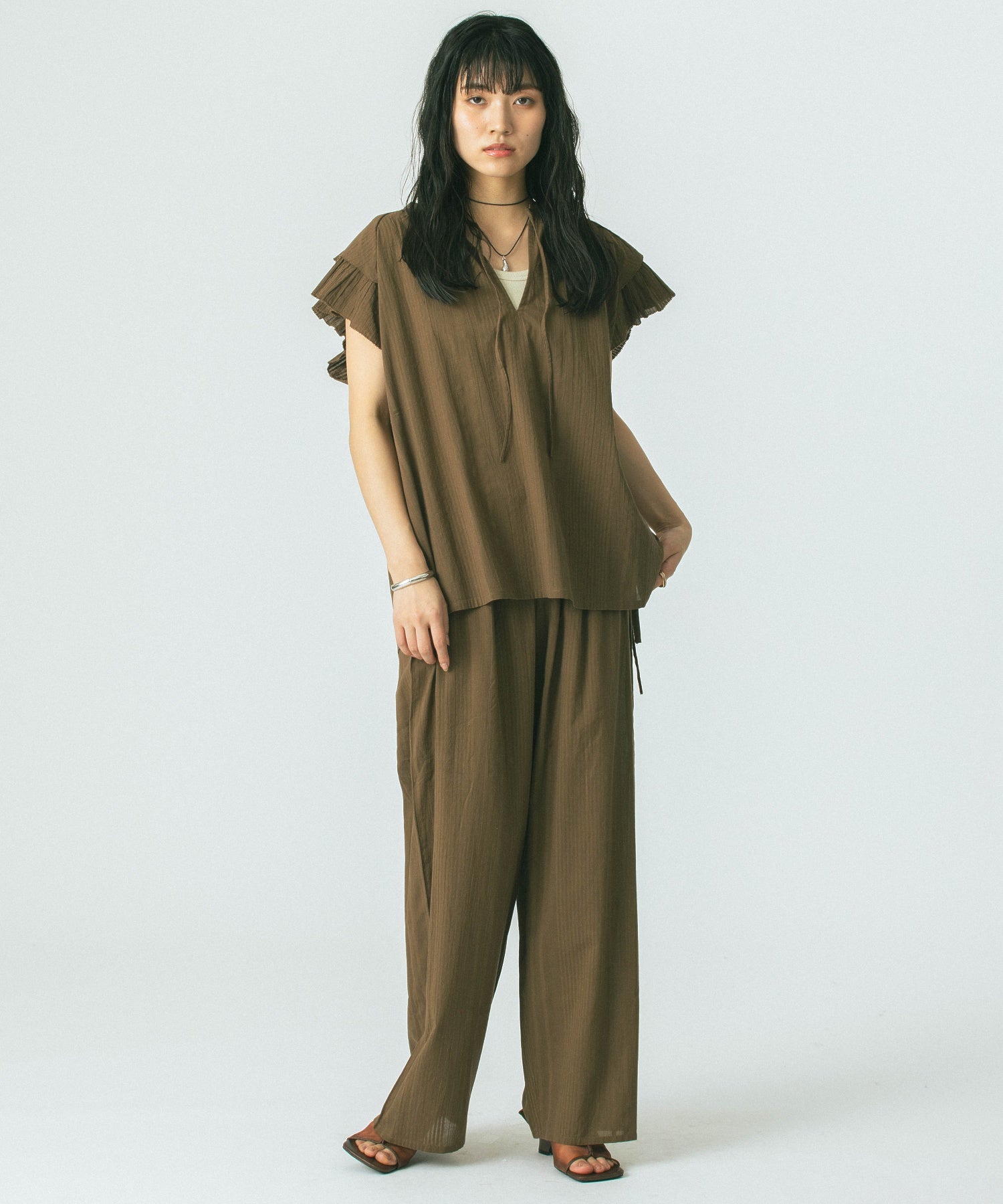 SUCKER FRILL BLOUSE