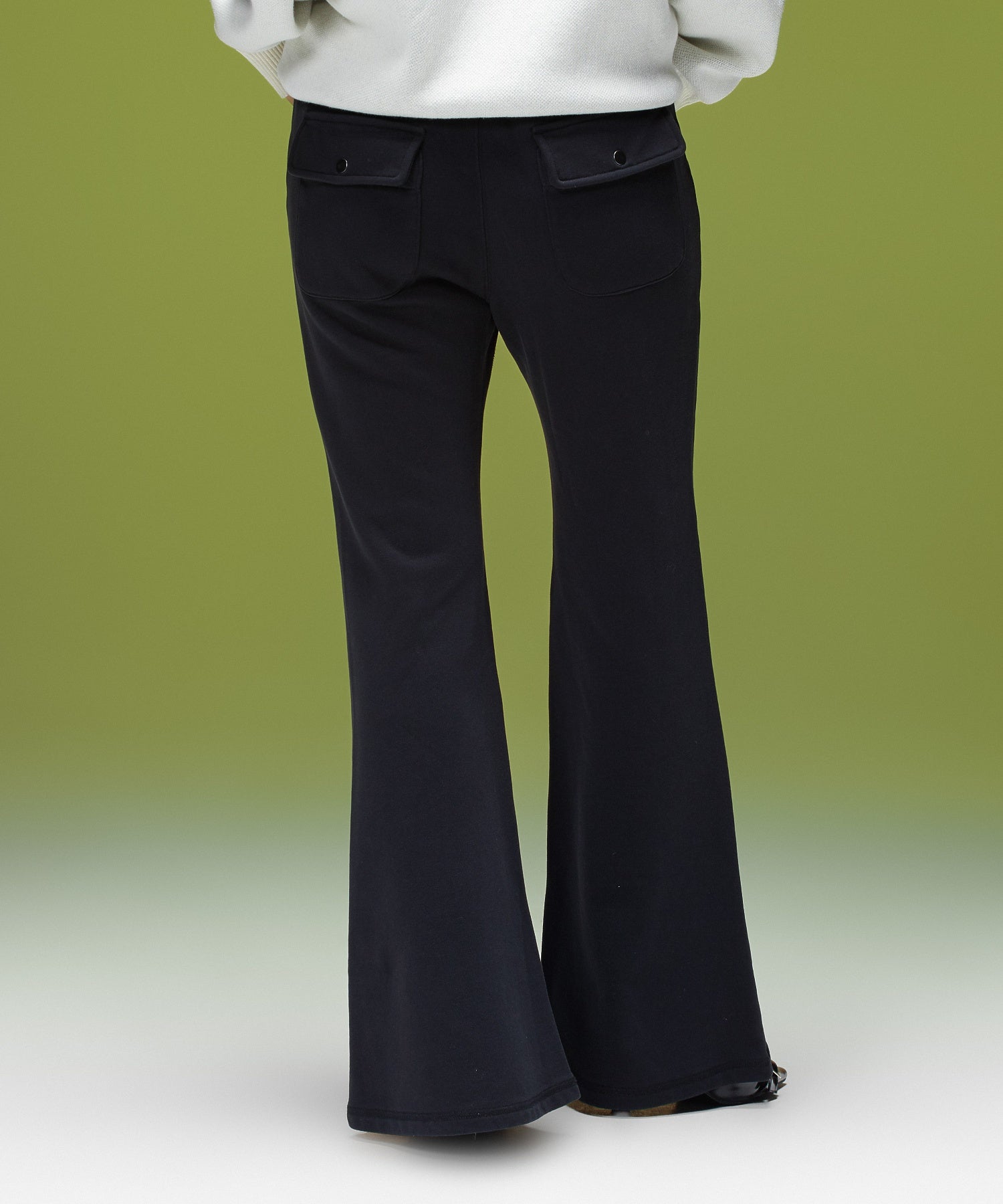FACE LABEL FLARE SWEATPANTS