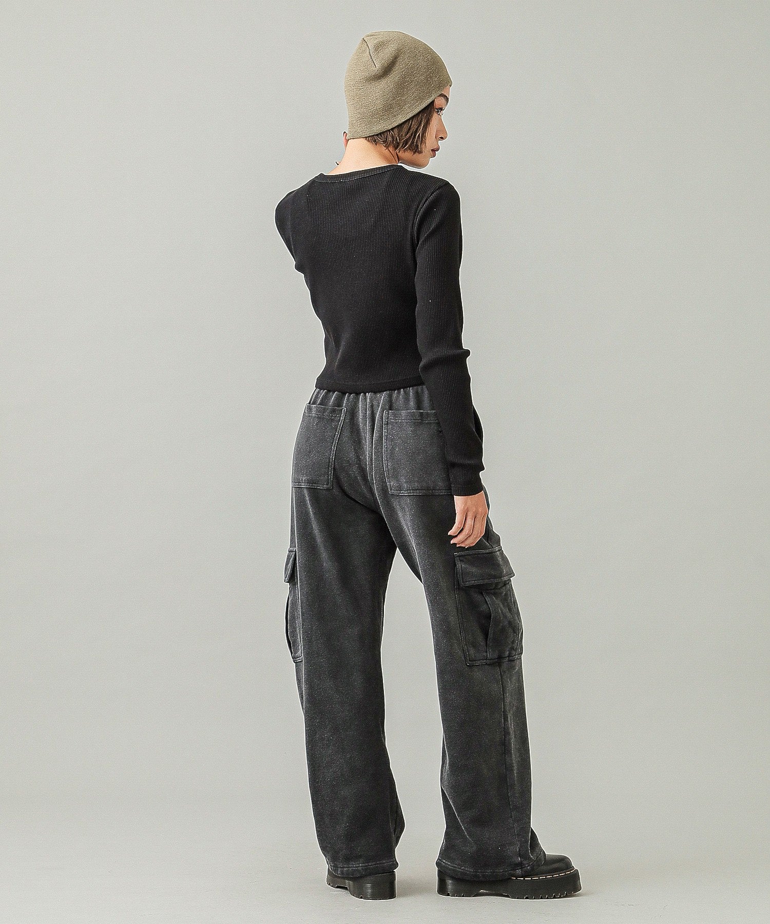 LOOSE FIT SWEAT CARGO PANTS