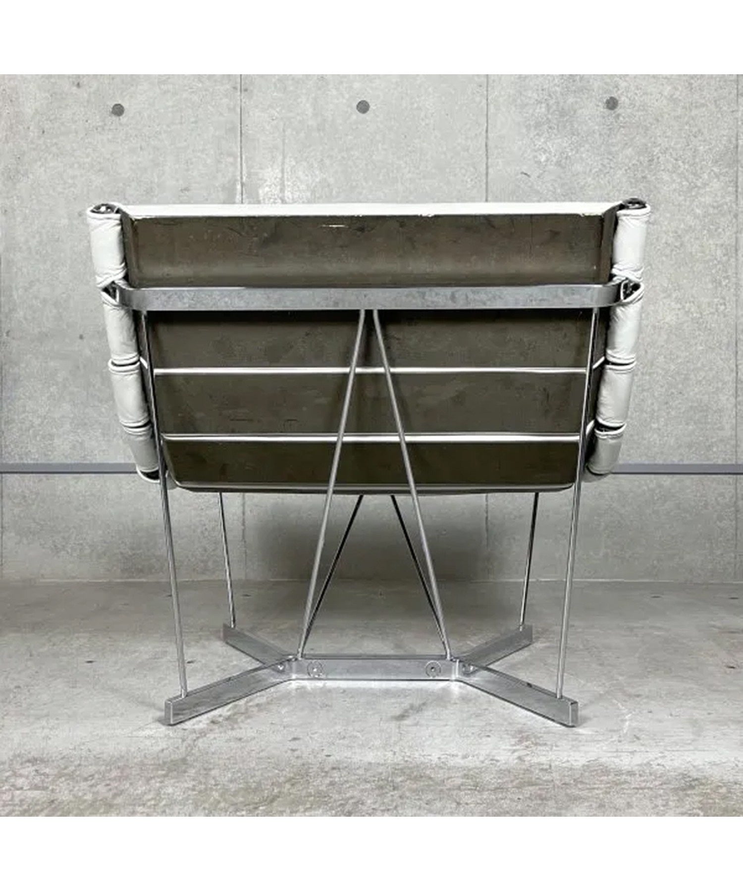 VF Catenary Chair and Ottoman 2301