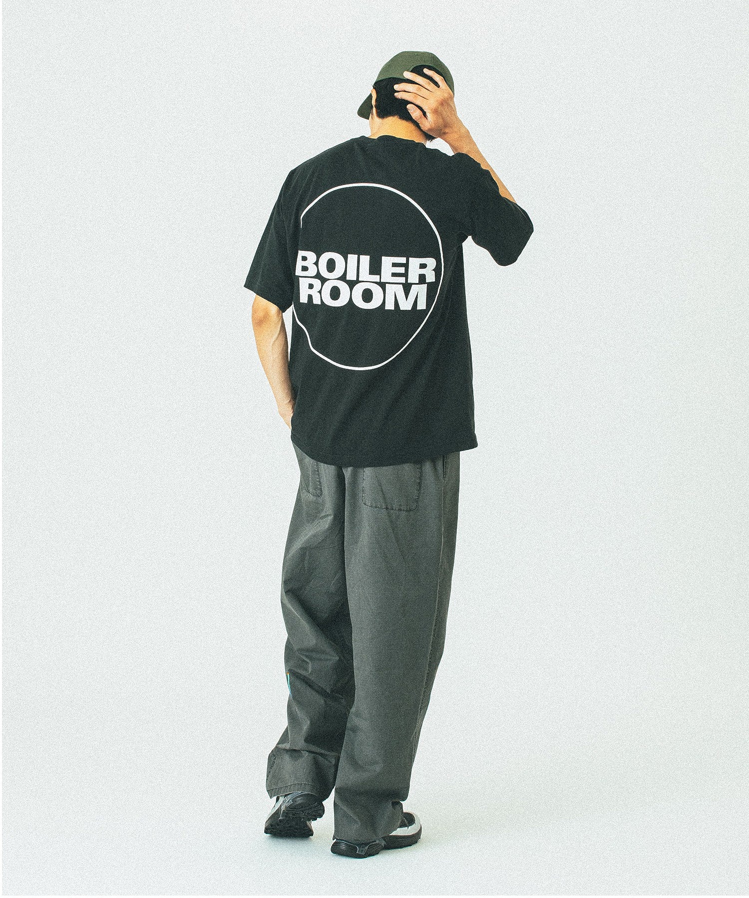 BOILER ROOM/ボイラールーム/CRACKED LOGO TEE SS25SS15