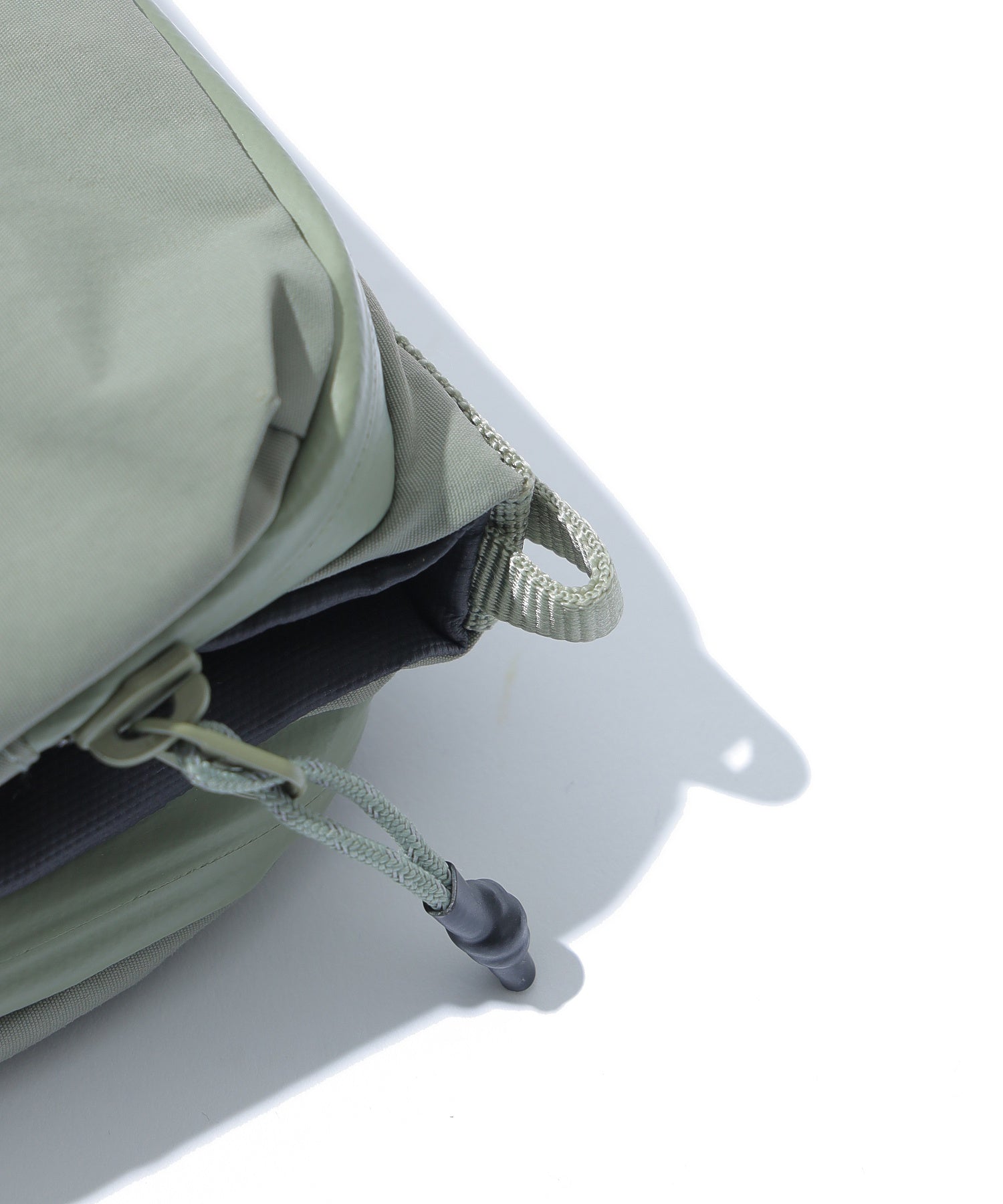 topologie/トポロジー/Bottle Sacoche Medium Moss
