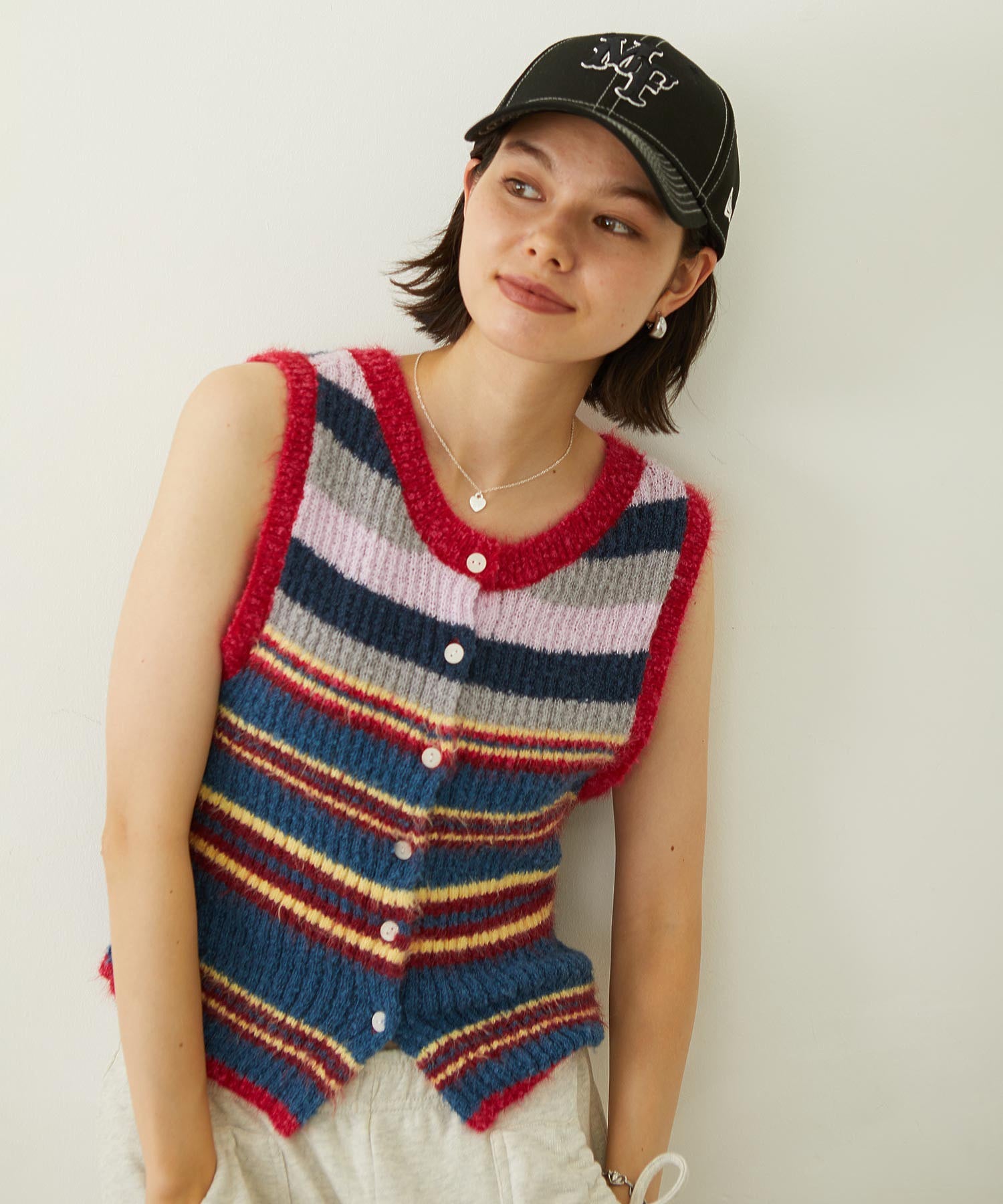 TWO-TYPE STRIPED KNIT VEST