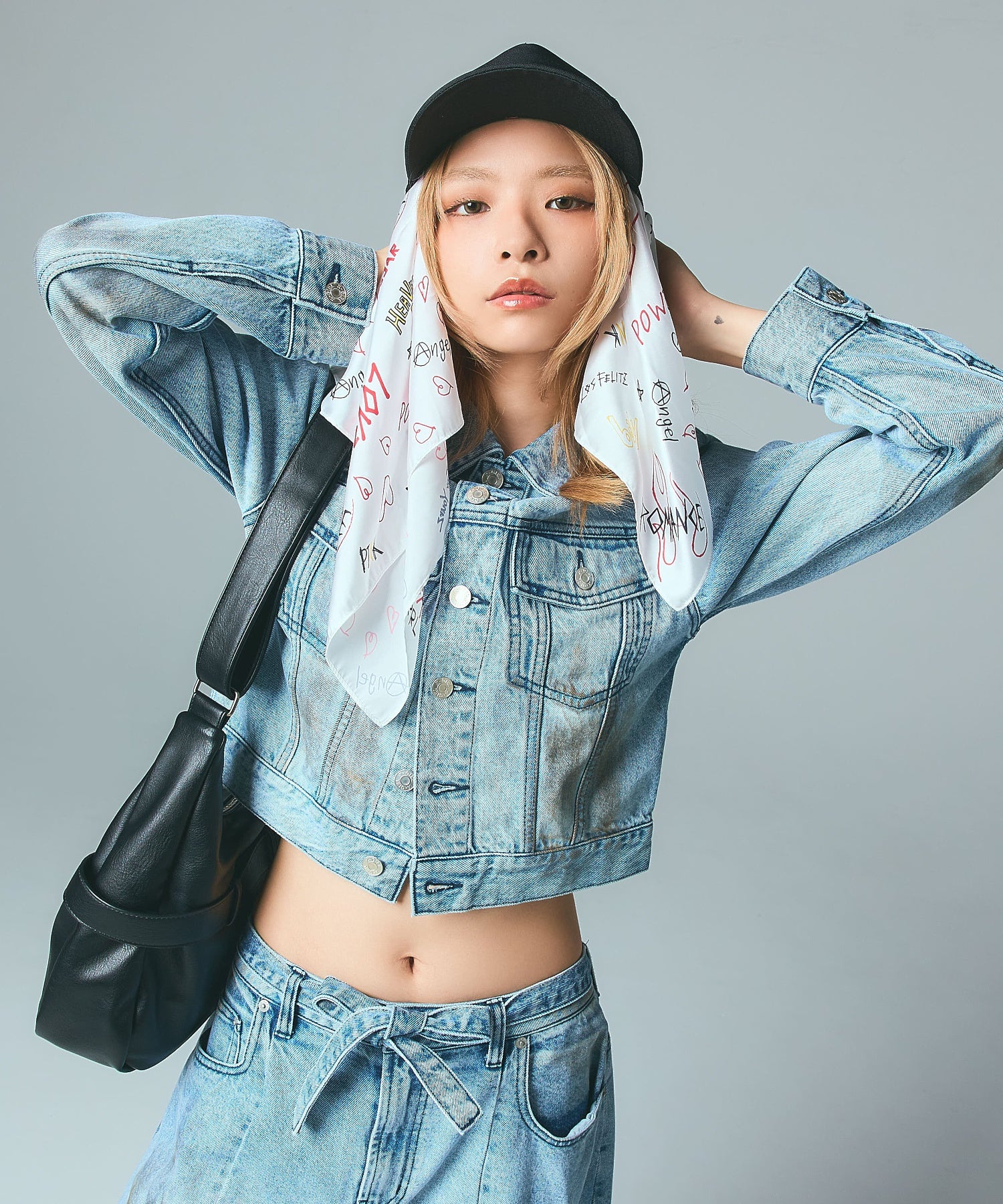 OVAL LOGO CLASP FAUX LEATHER SHOULDER BAG