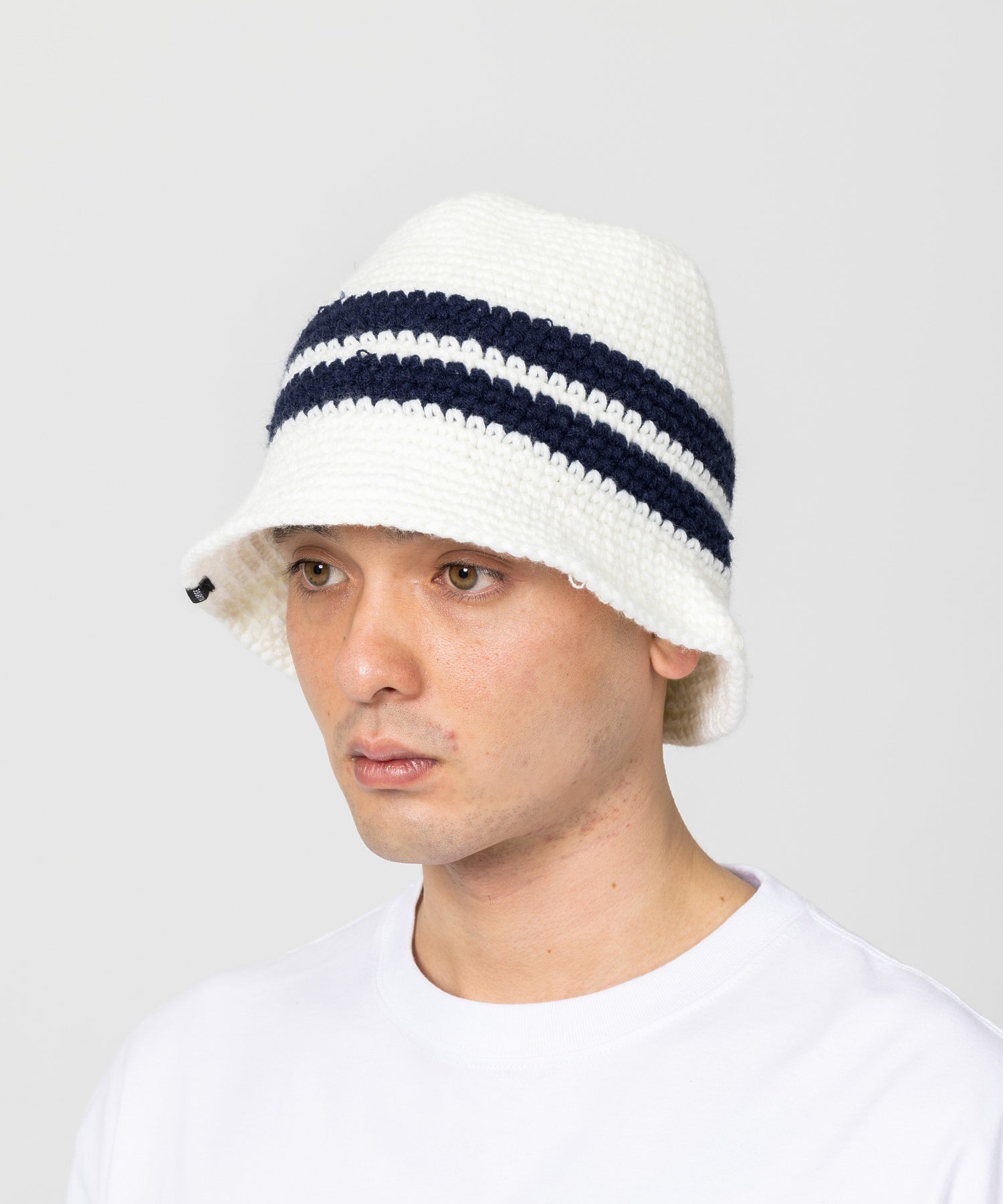 KNITTED BUCKET HAT