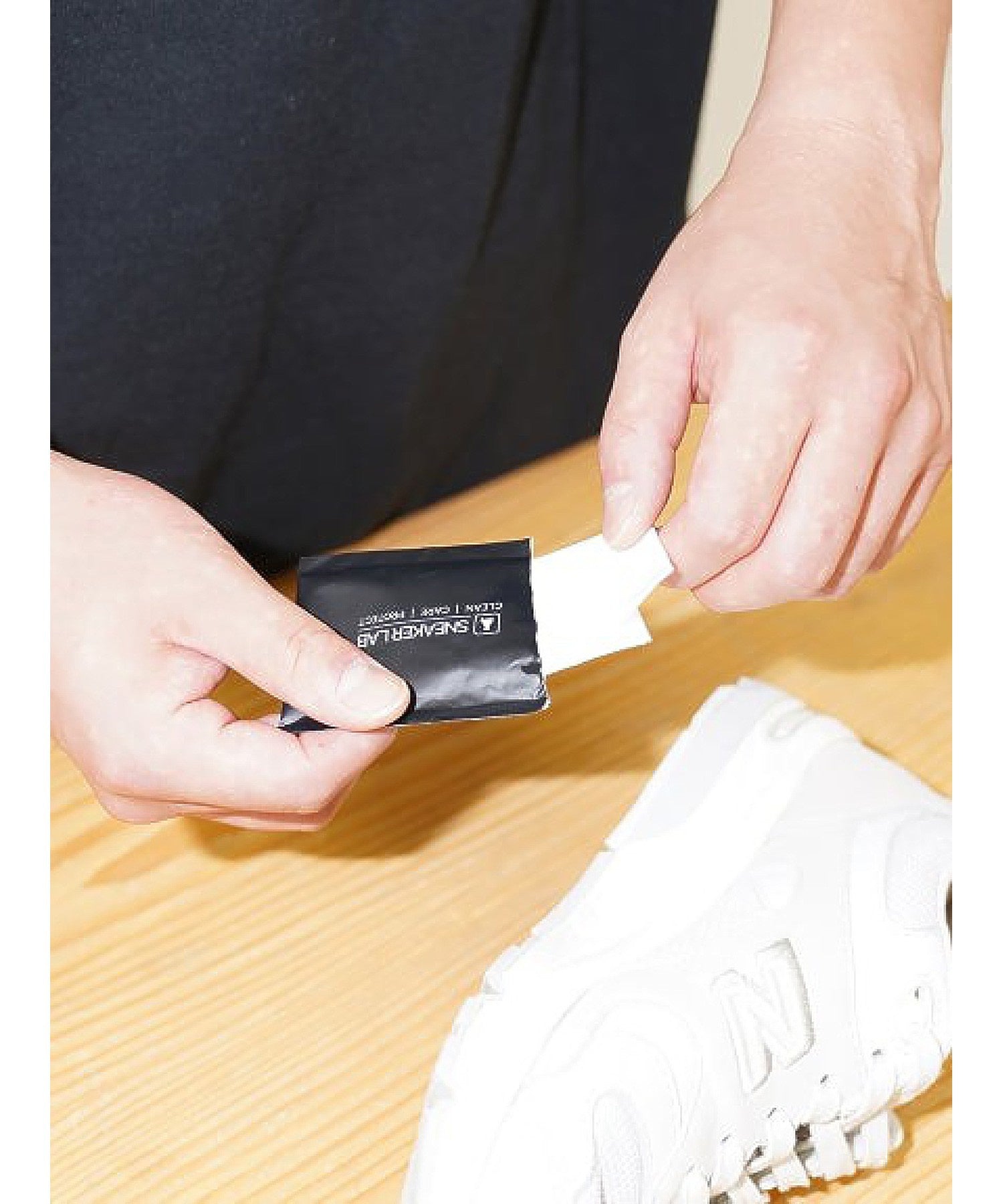 SNEAKER LAB SNEAKER WIPES -12 PACK