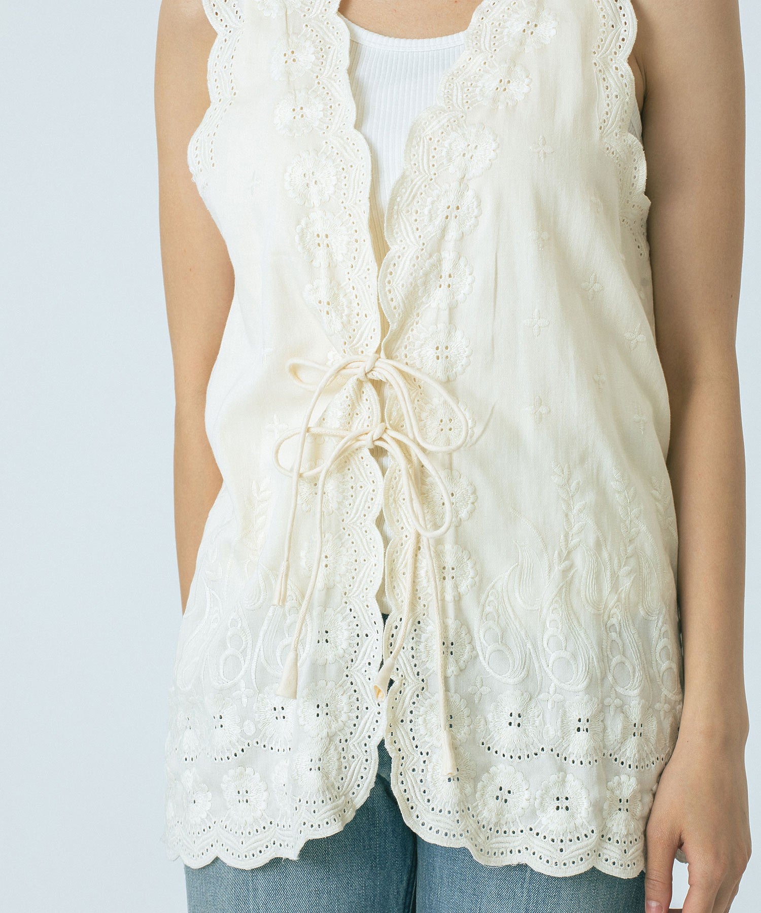 HLAADA for ROSEBUD/EMBROIDERY GILET