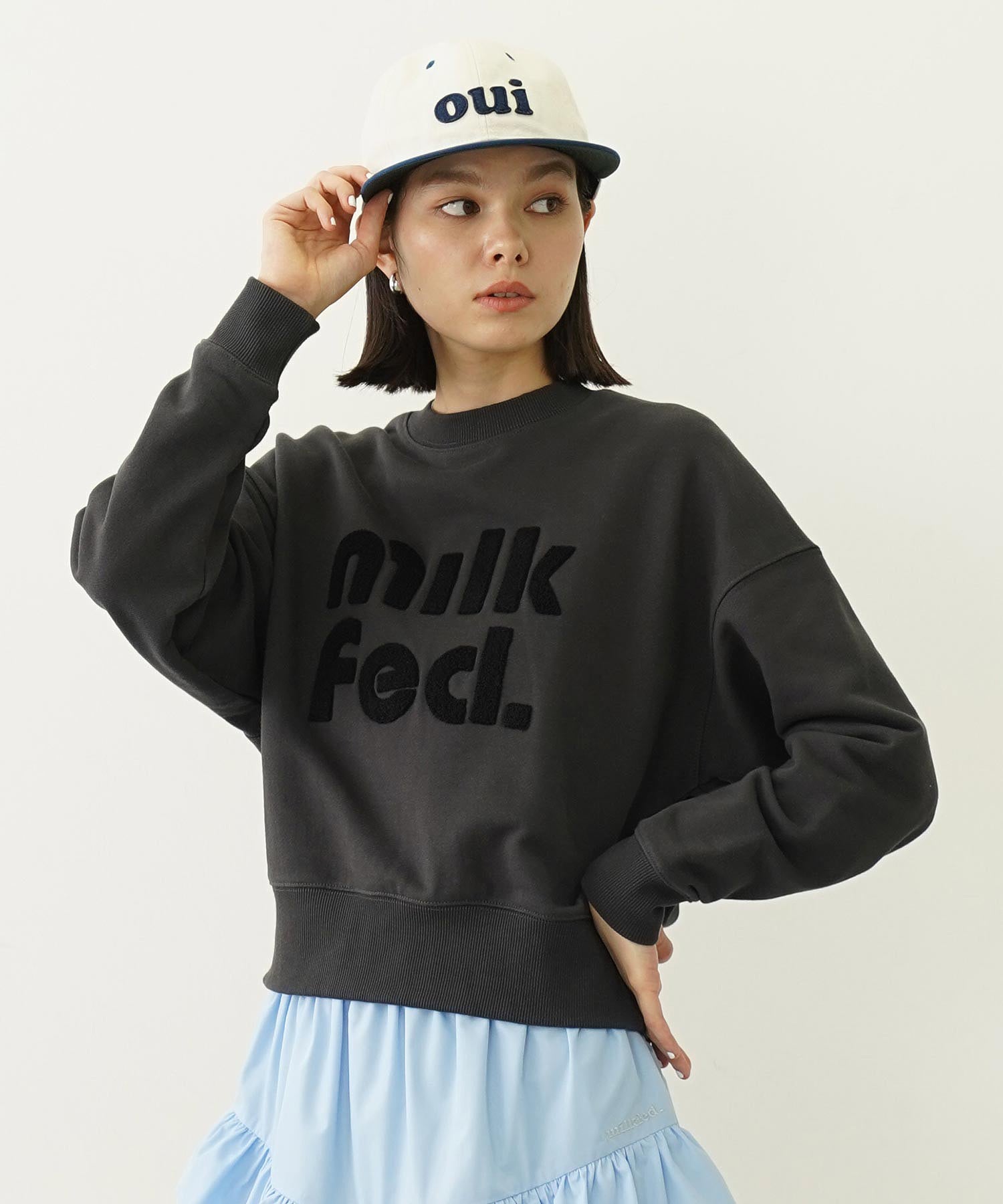 CUT-OUT LOGO SHORT SWEAT TOP