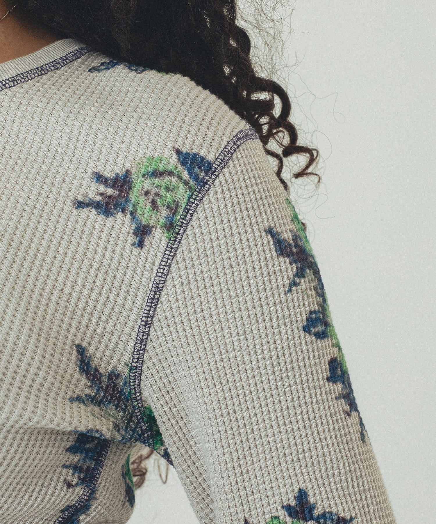 mag.by c/FLOWER PRINT WAFFLE TOP