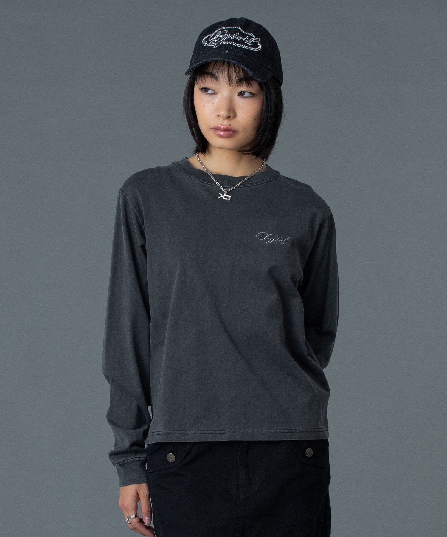 PIGMENT DYED FACE AND LOGO SQUARE PATCH L/S TEE