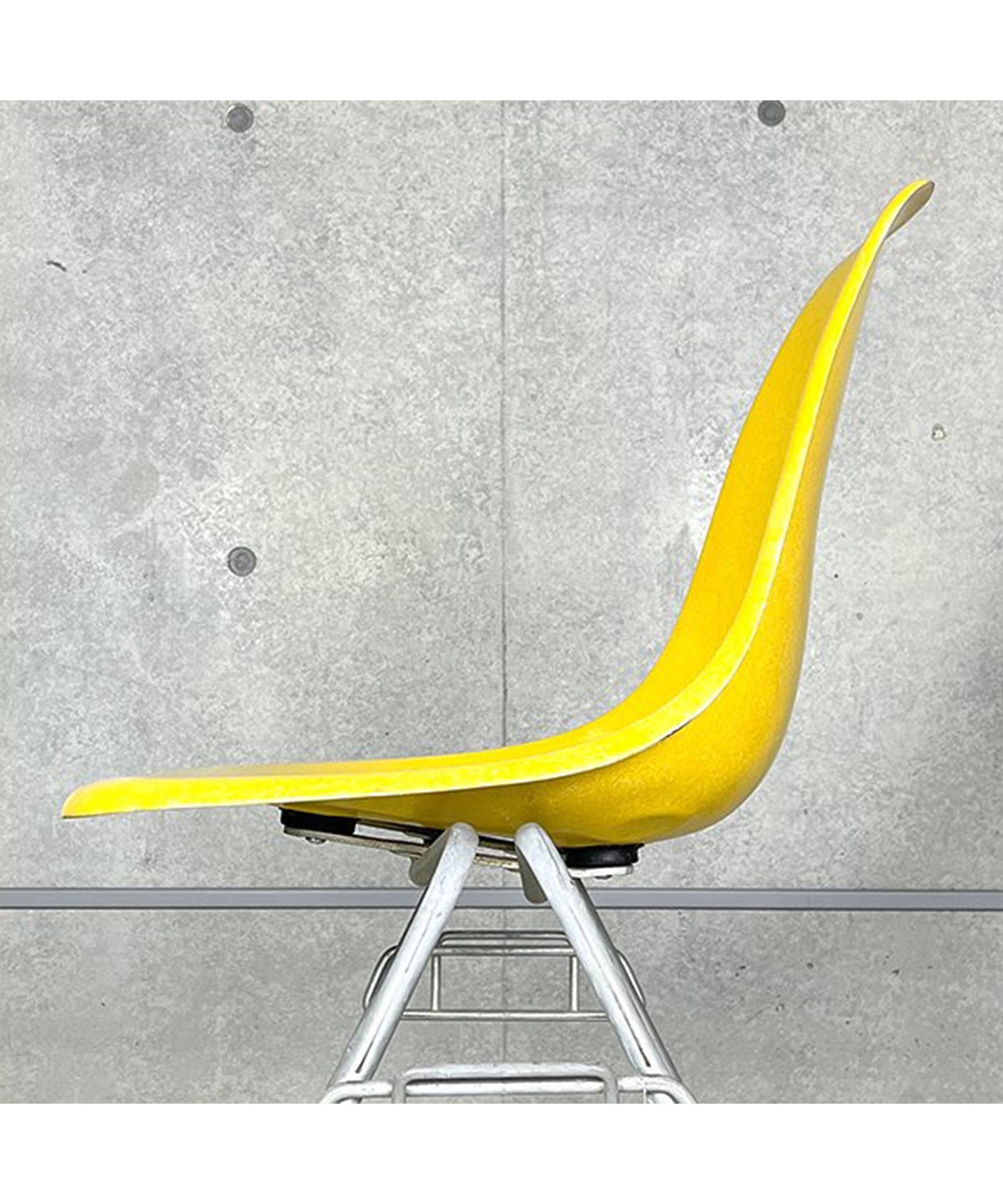 HermanMiller Side Shell / Brilliant Yellow