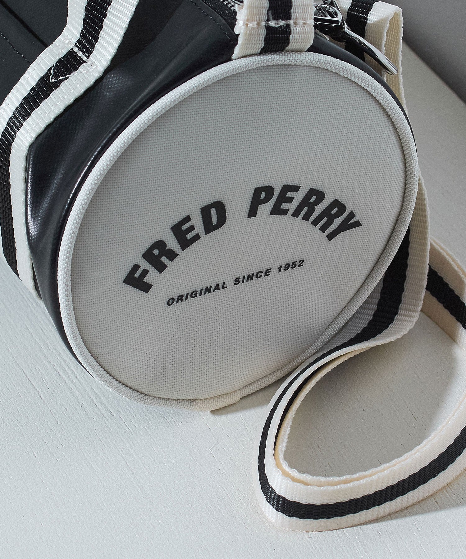 FRED PERRY/CLASSIC MINI BARREL BAG