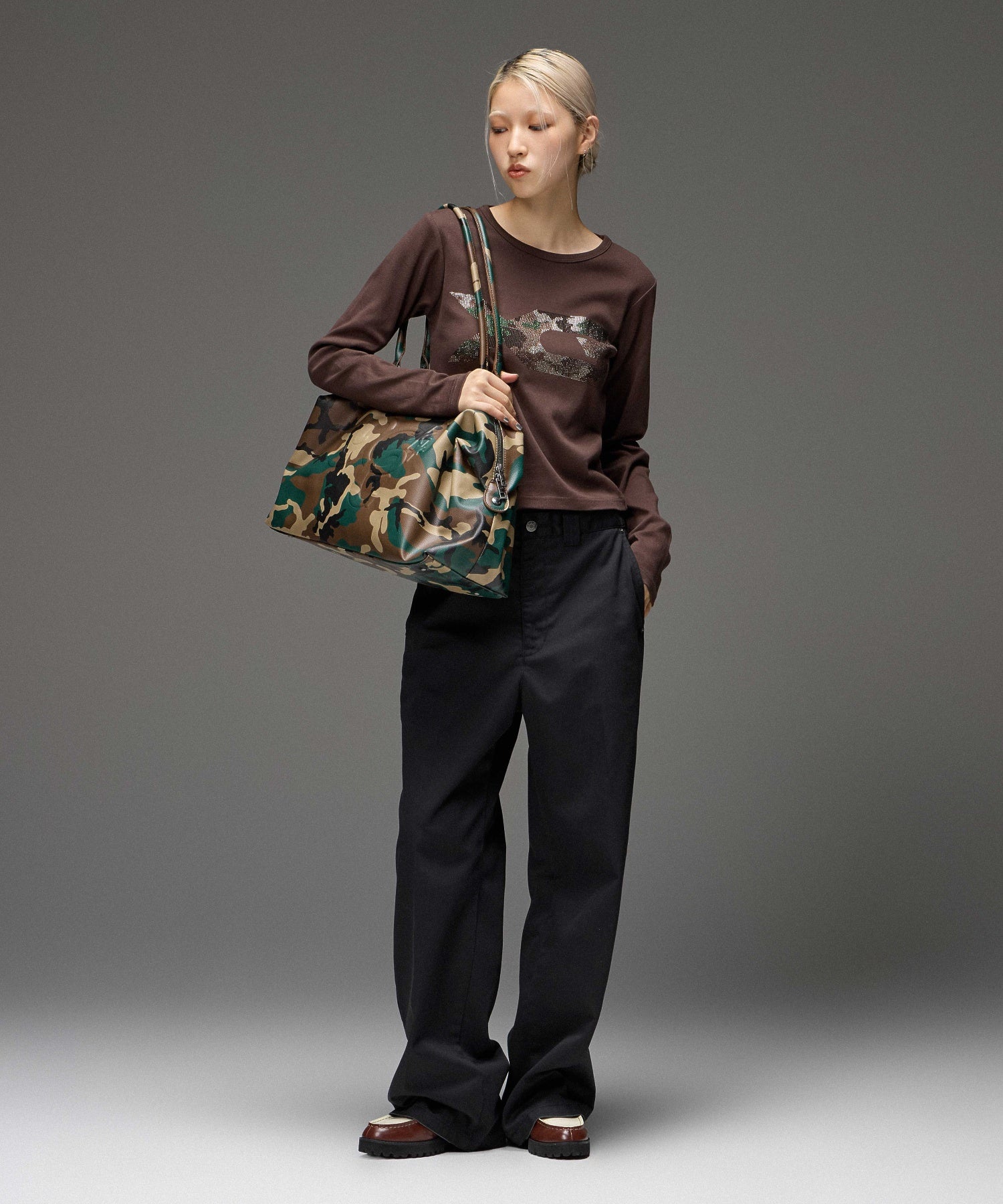 FACE LABEL FADED WIDE STRAIGHT EASY PANTS