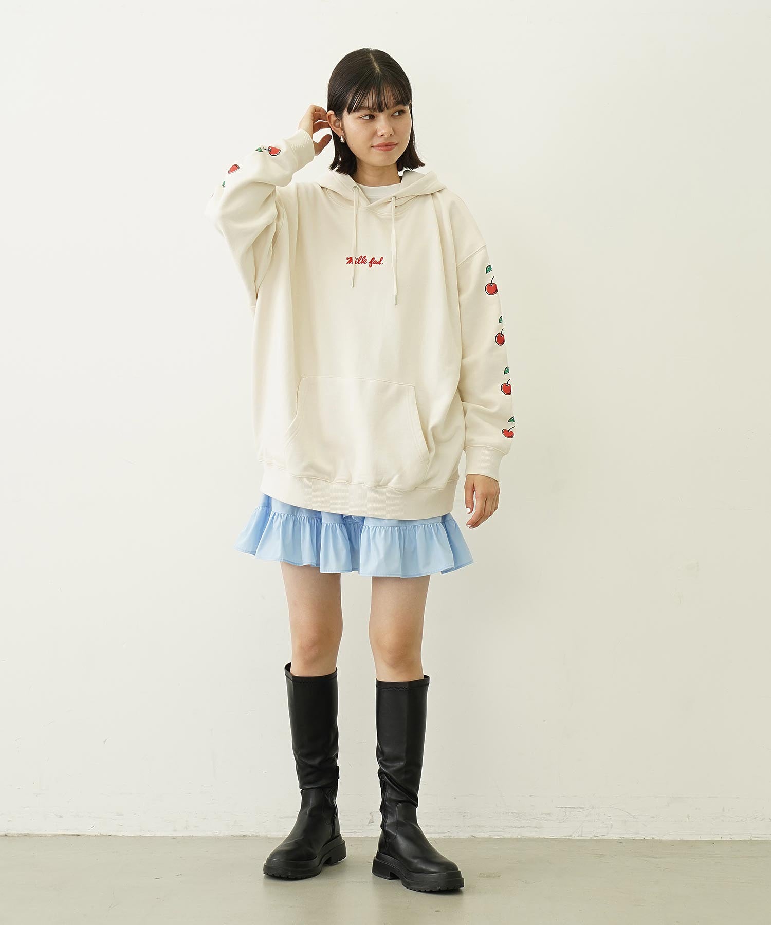 SIDE CHERRIES SWEAT HOODIE