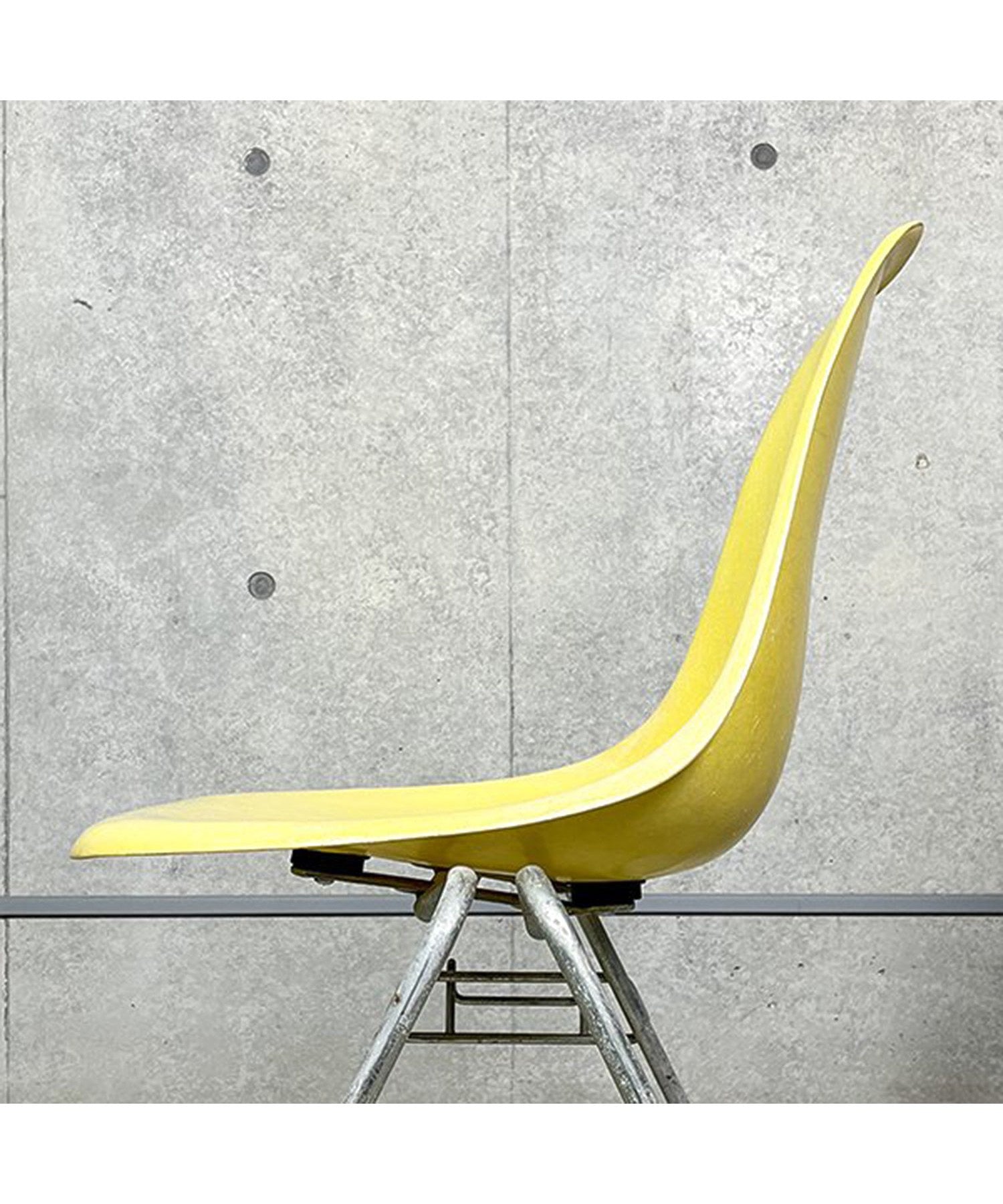 HermanMiller Side Shell / Lemon Yellow