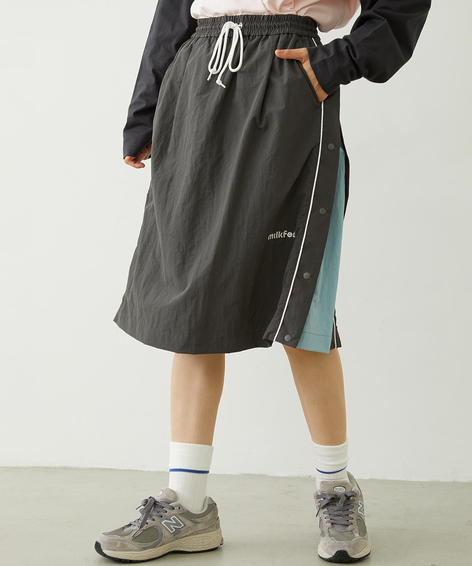 CUTOUT LOGO TRACK SKIRT