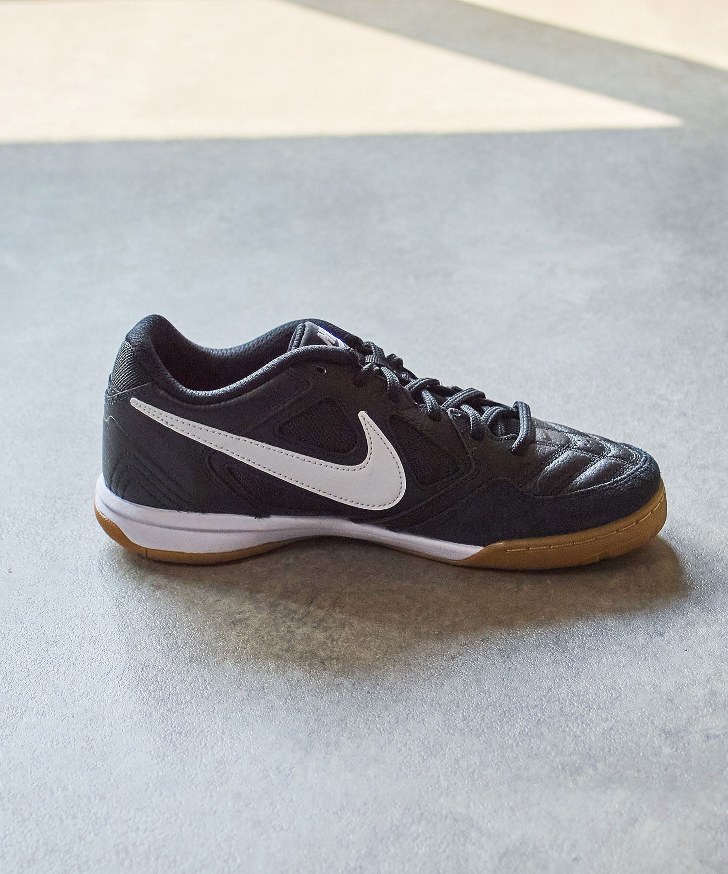 NIKE/GATO