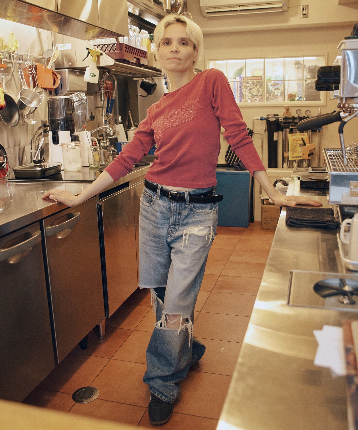 DISTRESSED WIDE LEG JEANS